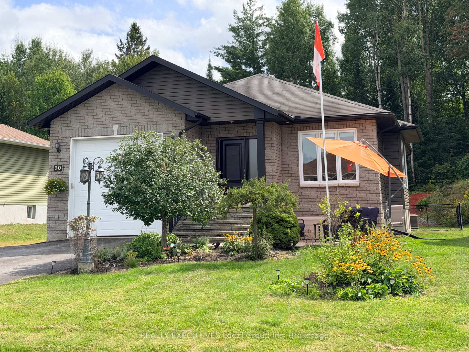 Photo 2 of 30 Osprey Crescent, Callander — HOMEH