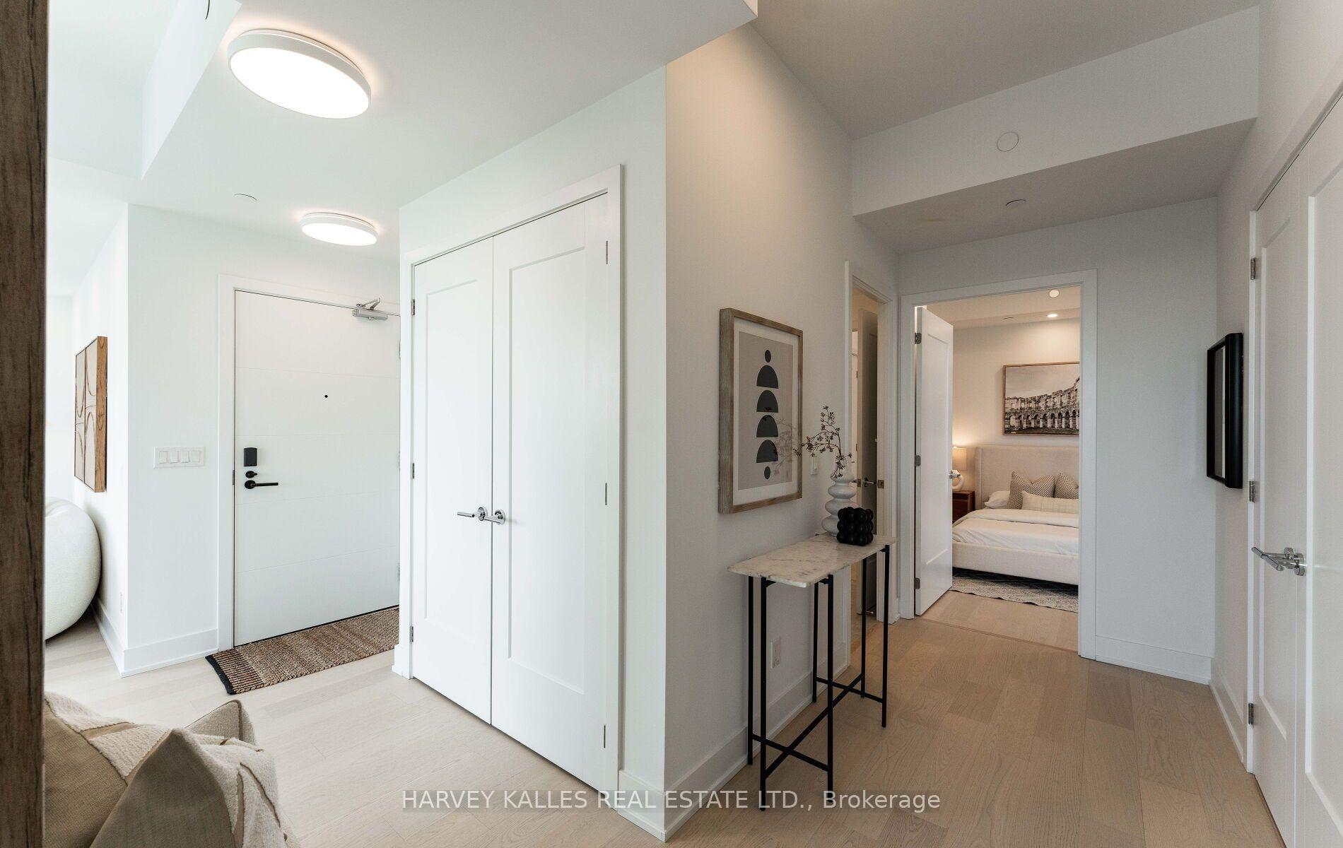 Photo 6 of Unit LPH2, 8 Manor Road, Toronto, Yonge-Eglinton — HOMEH