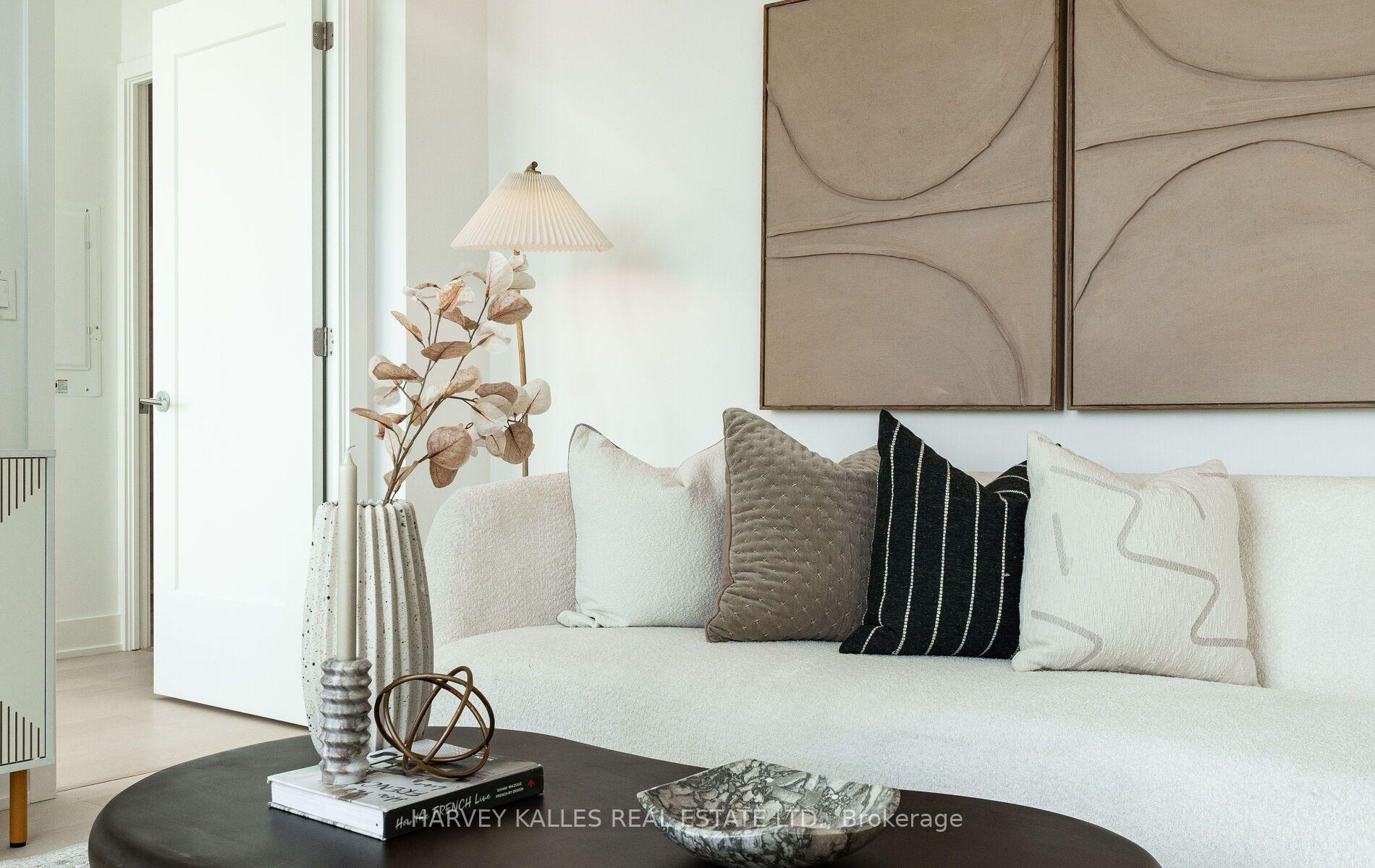 Photo 8 of Unit LPH2, 8 Manor Road, Toronto, Yonge-Eglinton — HOMEH