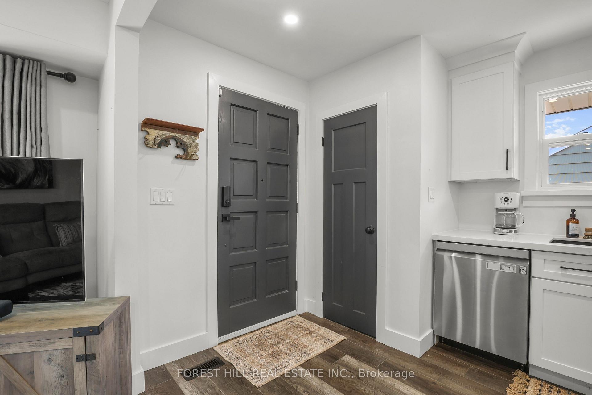Photo 5 of 203 Merlin Crescent, London, East H — HOMEH