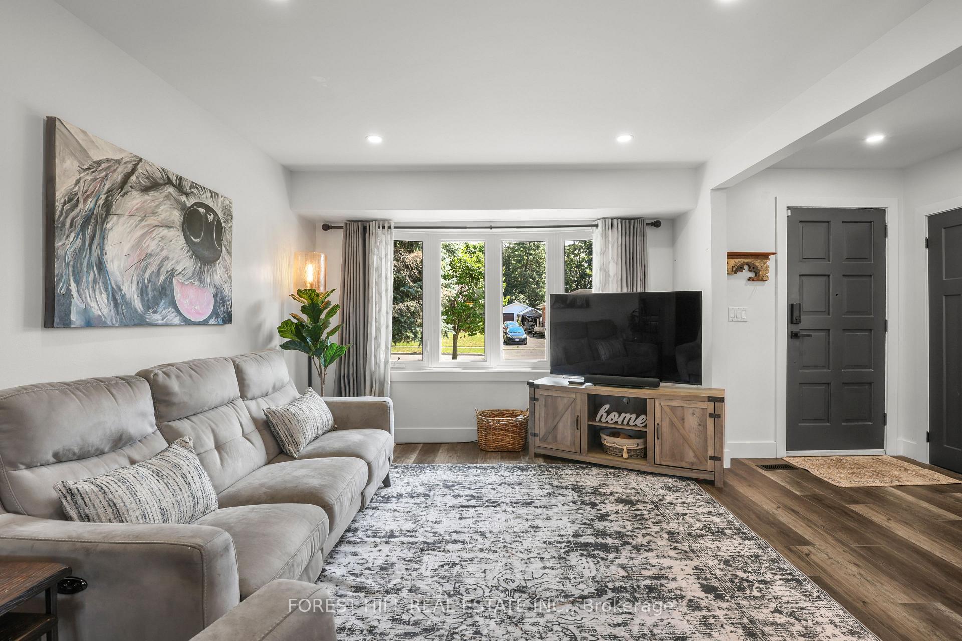 Photo 14 of 203 Merlin Crescent, London, East H — HOMEH