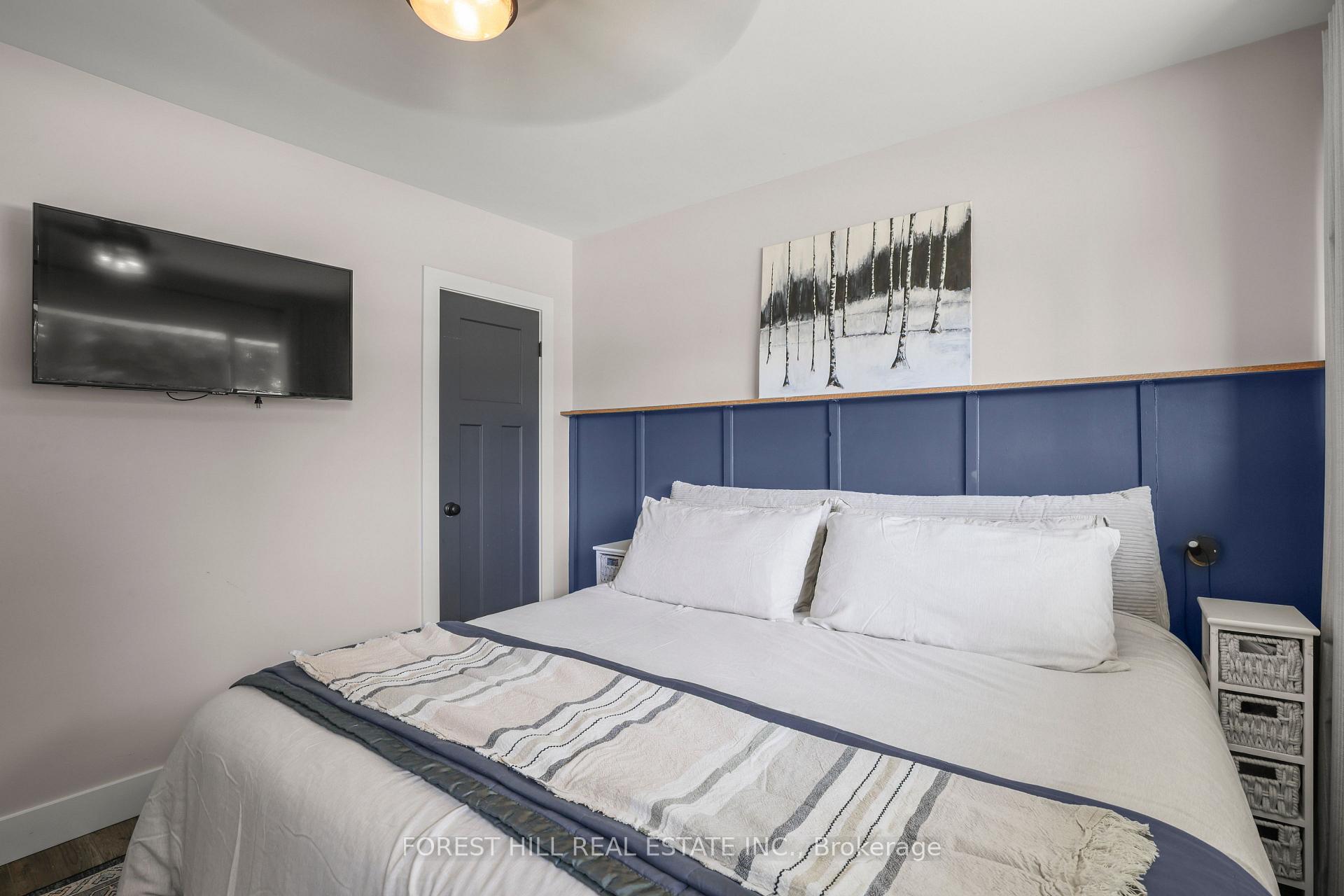 Photo 19 of 203 Merlin Crescent, London, East H — HOMEH