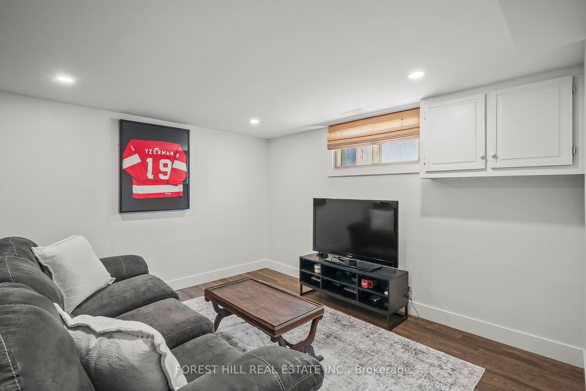 Photo 28 of 203 Merlin Crescent, London, East H — HOMEH