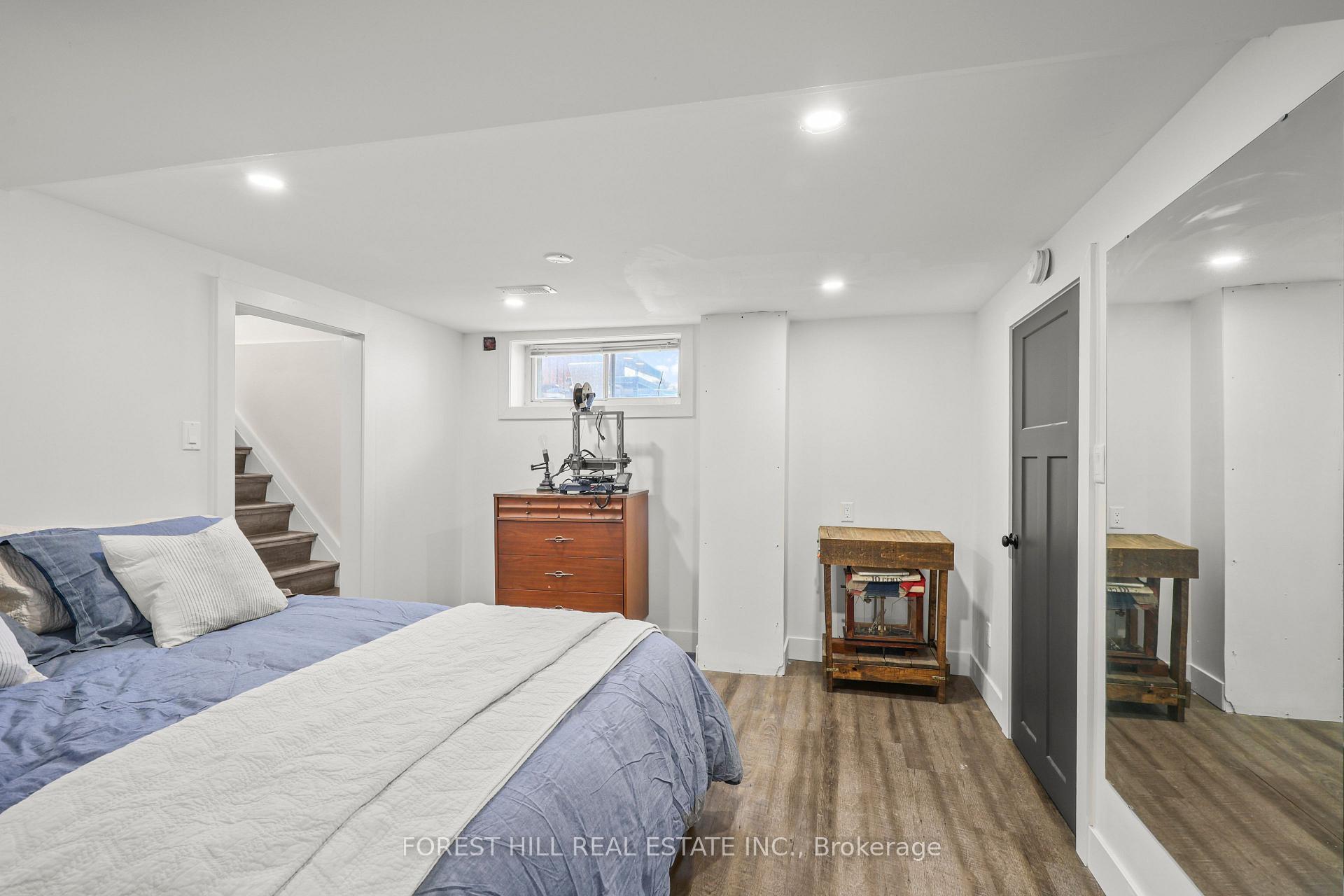 Photo 32 of 203 Merlin Crescent, London, East H — HOMEH