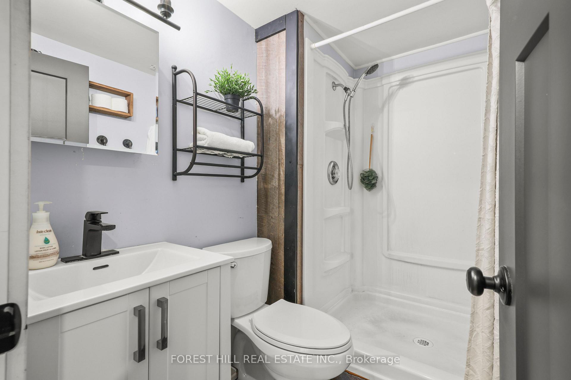 Photo 36 of 203 Merlin Crescent, London, East H — HOMEH