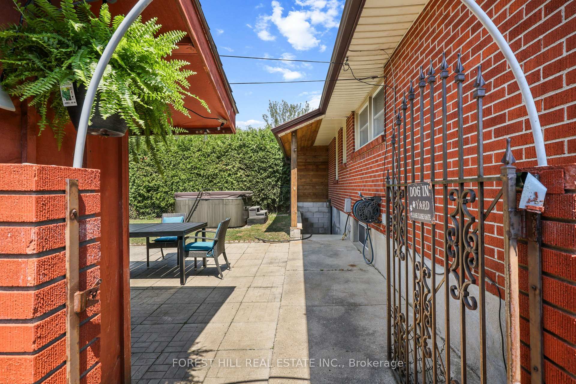 Photo 40 of 203 Merlin Crescent, London, East H — HOMEH