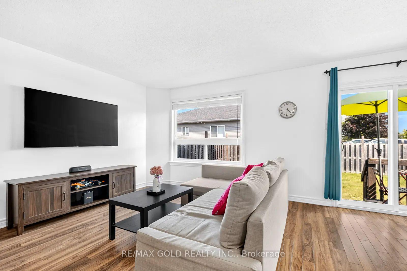 Photo 10 of 106 Thomas Street S, Arnprior, Arnprior — HOMEH