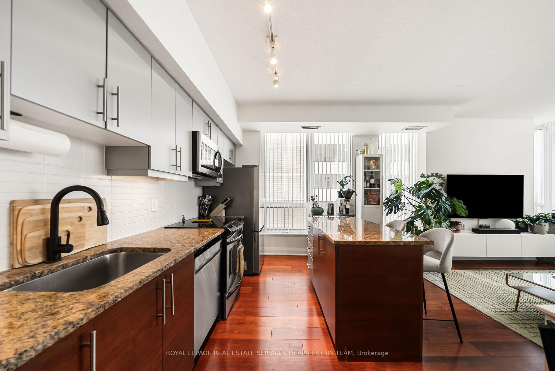 Photo 7 of Unit 704, 83 Redpath Avenue, Toronto, Mount Pleasant West — HOMEH