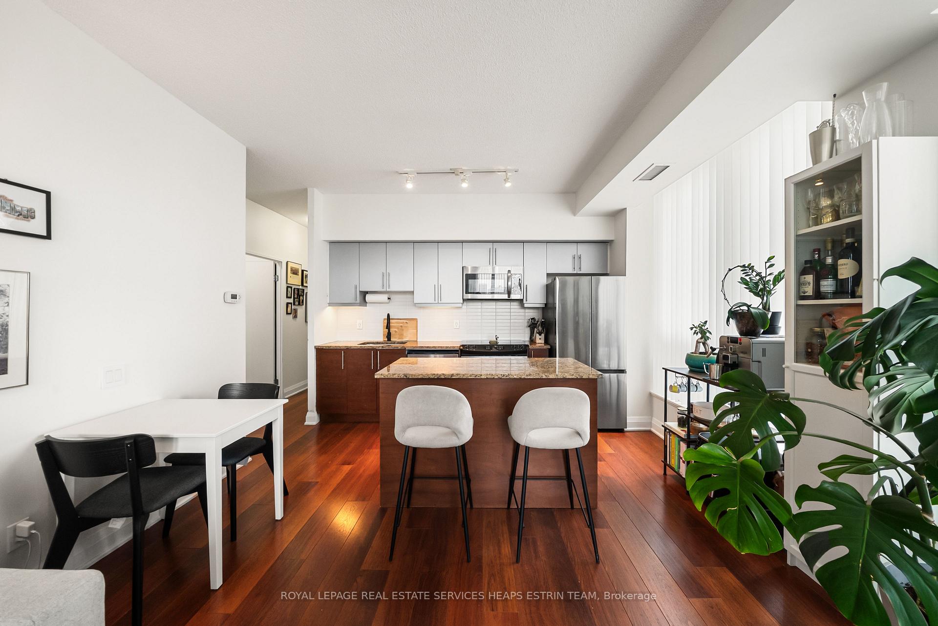 Photo 9 of Unit 704, 83 Redpath Avenue, Toronto, Mount Pleasant West — HOMEH