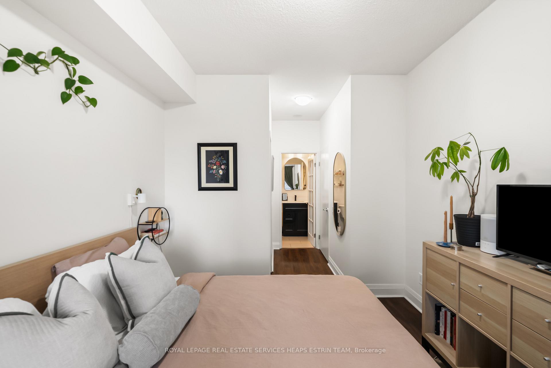 Photo 11 of Unit 704, 83 Redpath Avenue, Toronto, Mount Pleasant West — HOMEH