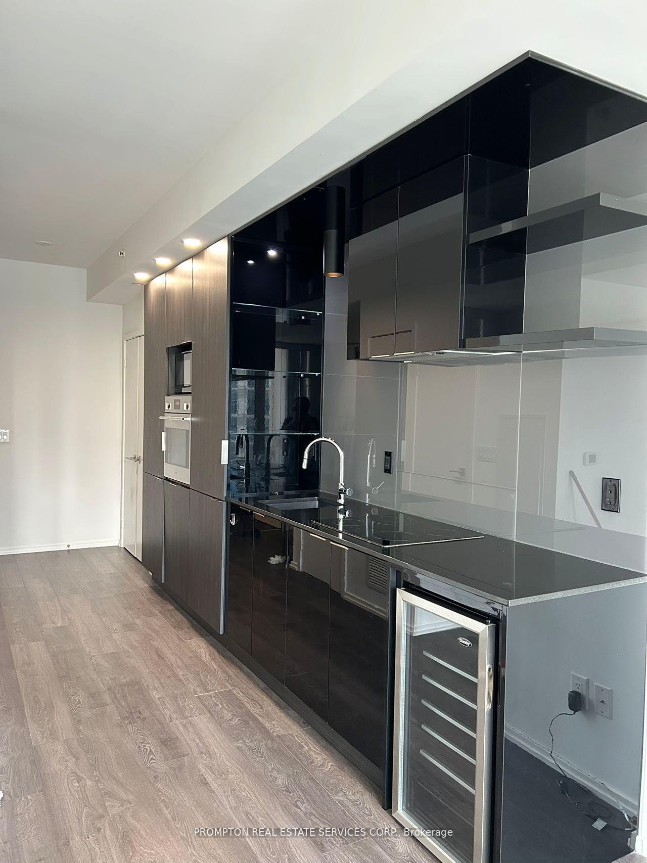 Photo 2 of Unit 2005, 70 Temperance Street, Toronto, Bay Street Corridor — HOMEH