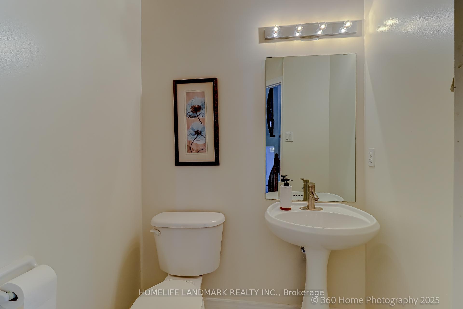 Photo 10 of 211 Frank Endean Road, Richmond Hill, Rouge Woods — HOMEH