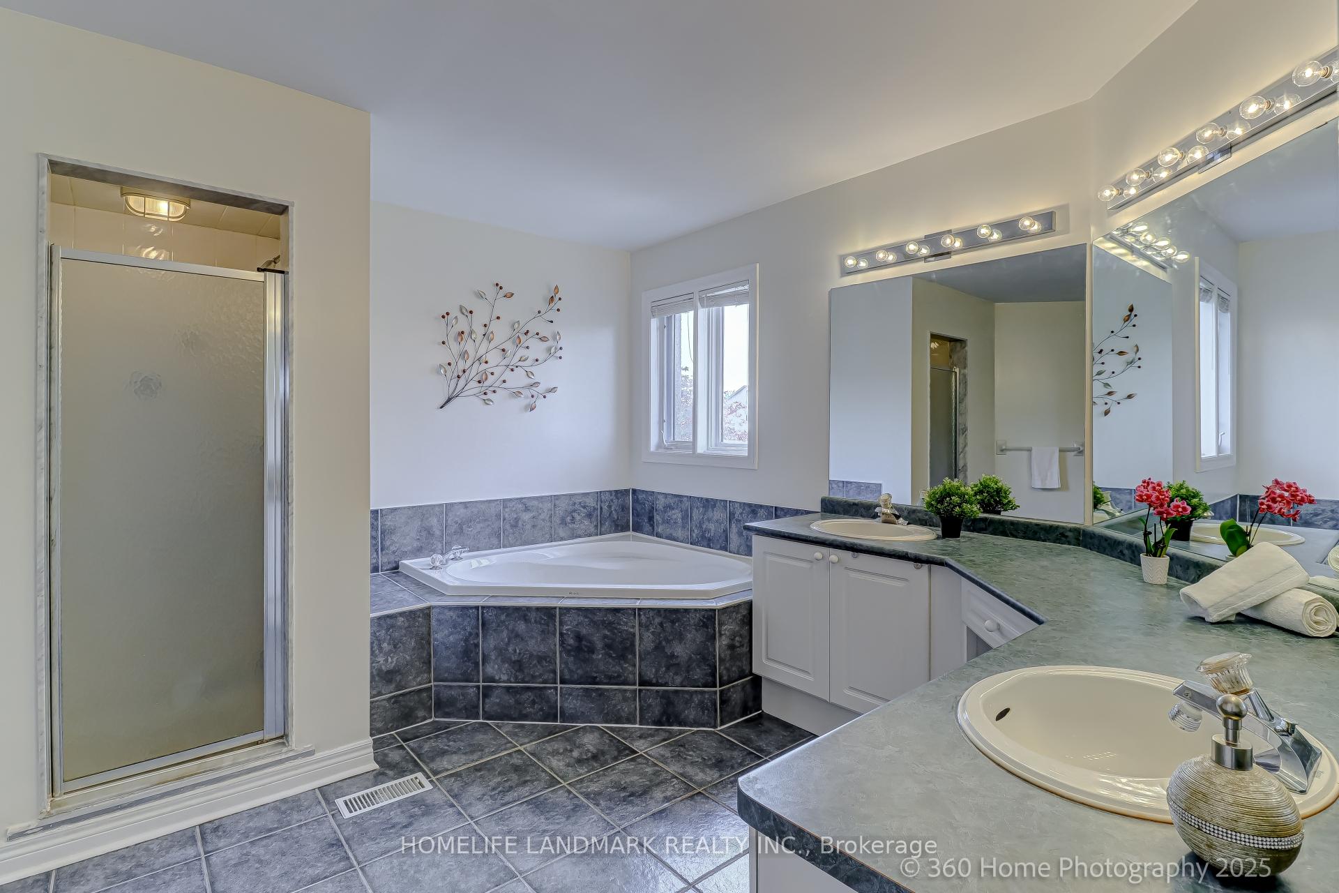 Photo 25 of 211 Frank Endean Road, Richmond Hill, Rouge Woods — HOMEH
