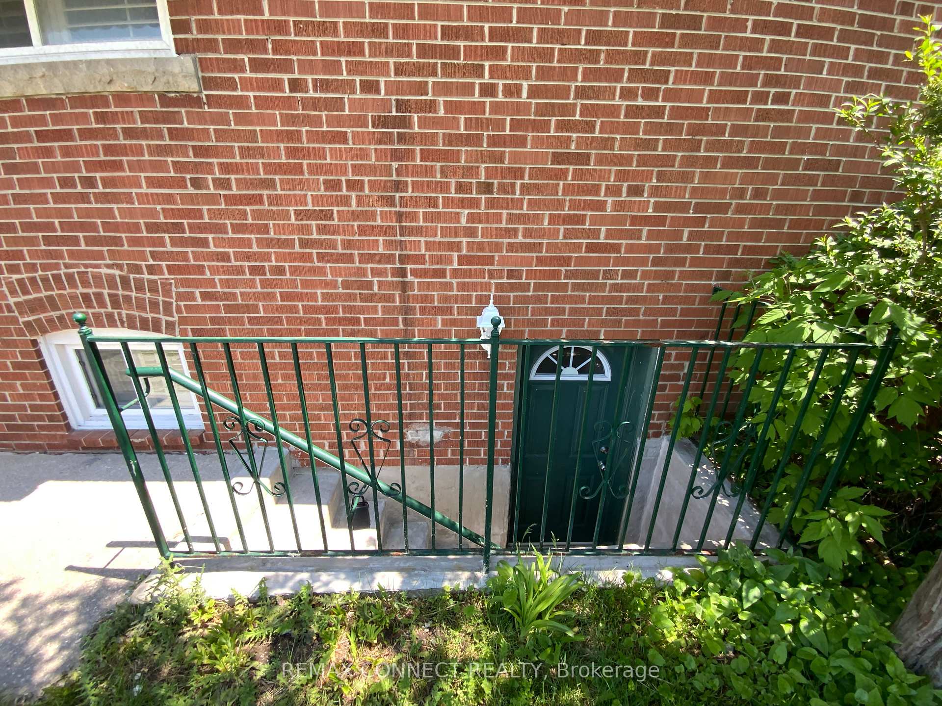 Photo 4 of Unit Bsmt Bdrm C, 2 Kellyvale Road, Scarborough, Wexford-Maryvale — HOMEH