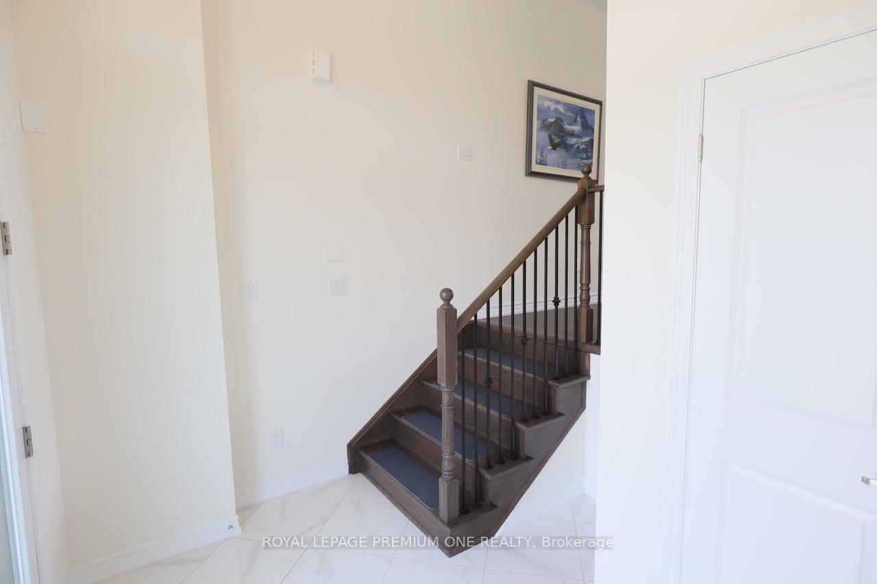 Photo 7 of 13 Simona Avenue, Wasaga Beach — HOMEH