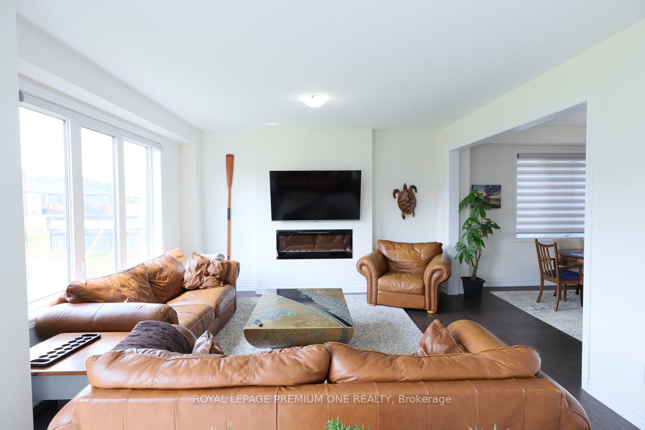 Photo 17 of 13 Simona Avenue, Wasaga Beach — HOMEH