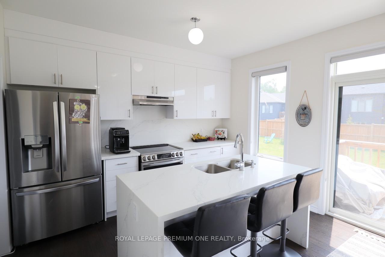 Photo 23 of 13 Simona Avenue, Wasaga Beach — HOMEH
