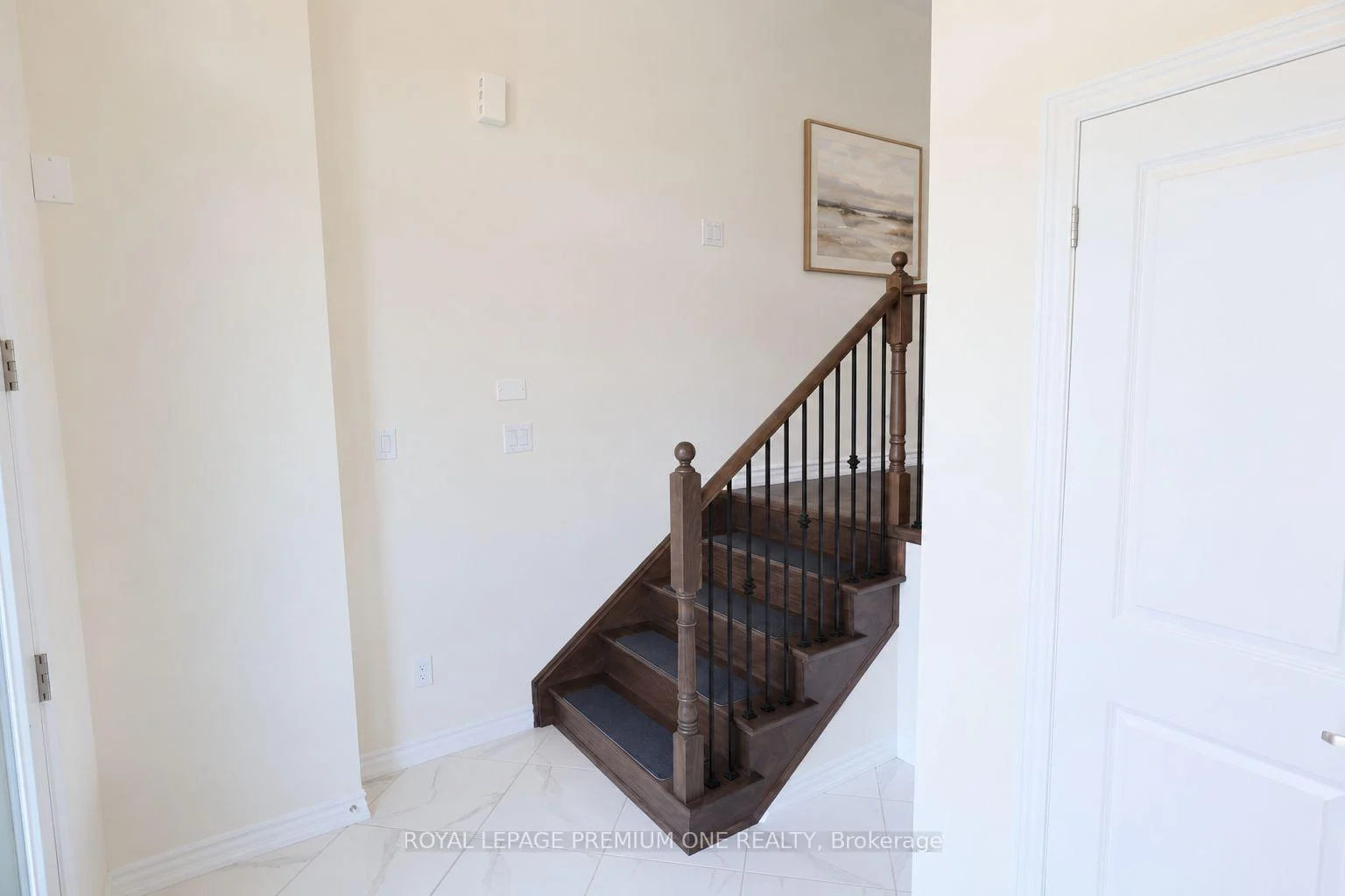 Photo 4 of 13 Simona Avenue, Wasaga Beach — HOMEH