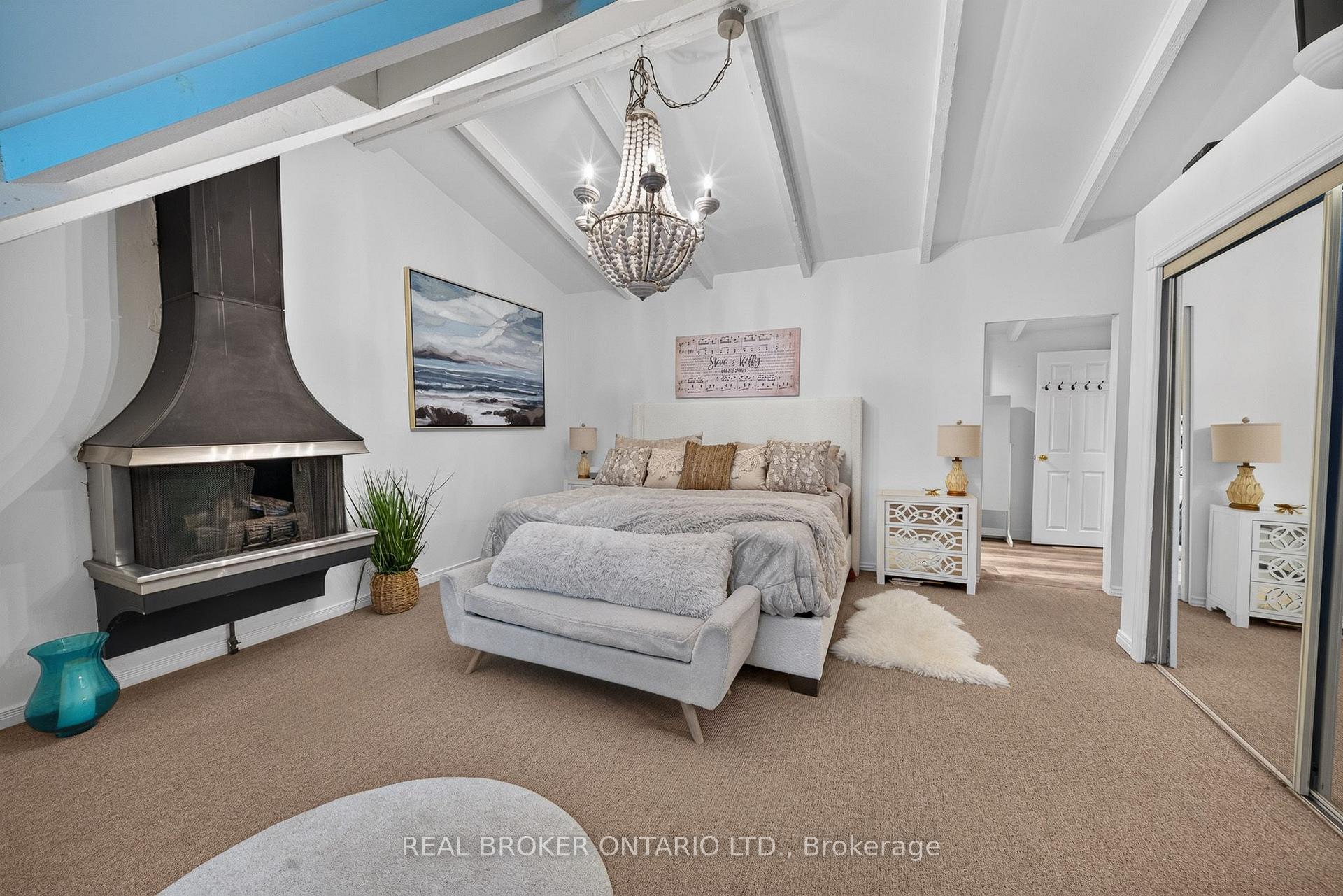 Photo 39 of 413 Indian Road, Burlington, LaSalle — HOMEH
