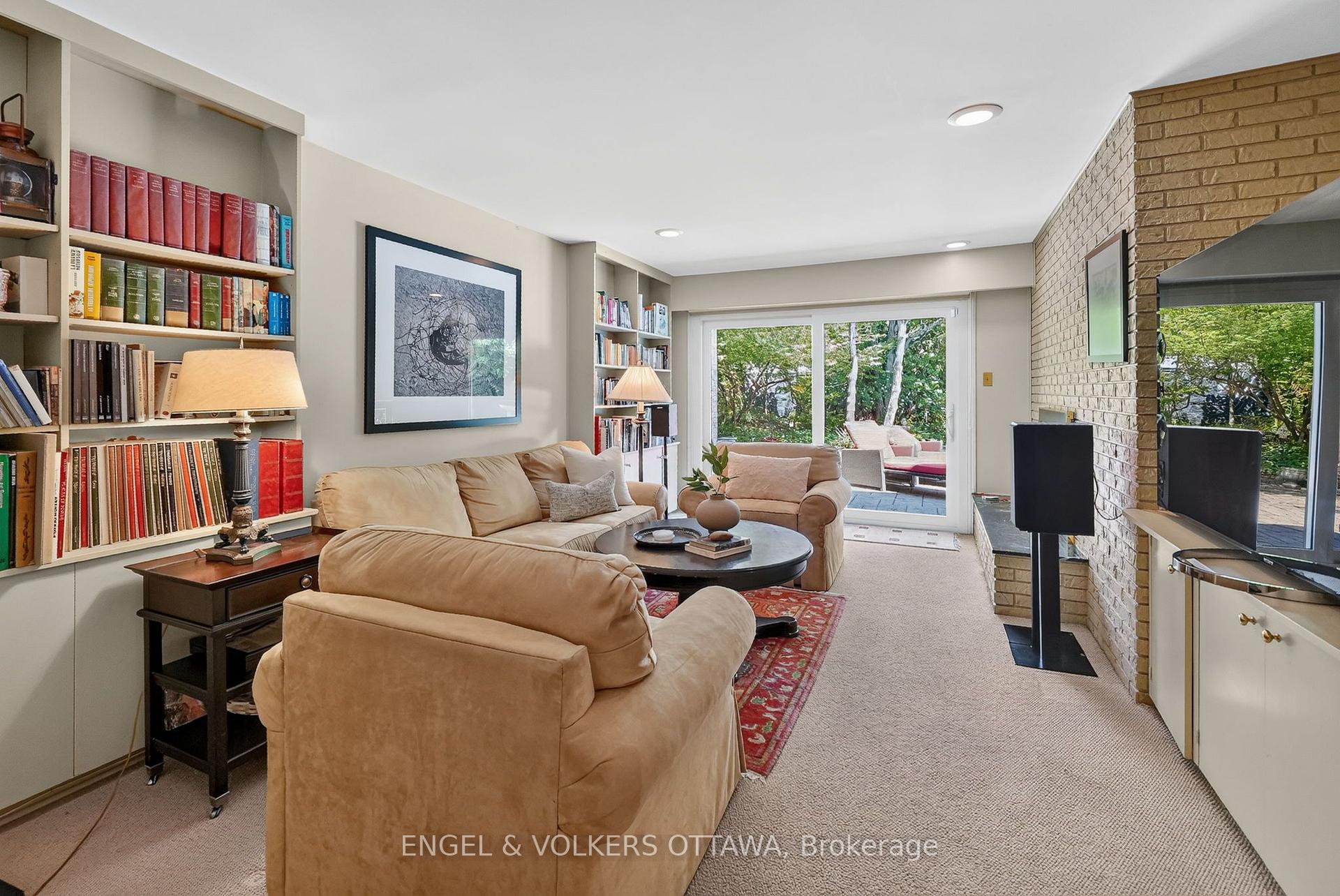 Photo 14 of 1907 Fairmeadow Crescent, Ottawa, Guildwood Estates - Urbandale Acres — HOMEH