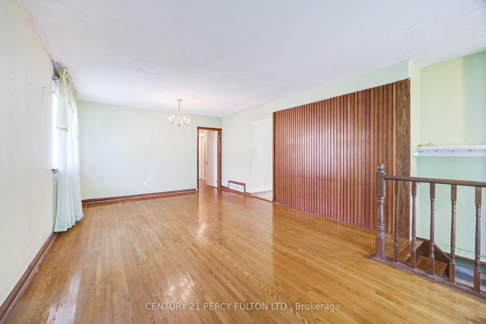 Photo 4 of 23 Shier Drive, Scarborough, Woburn — HOMEH