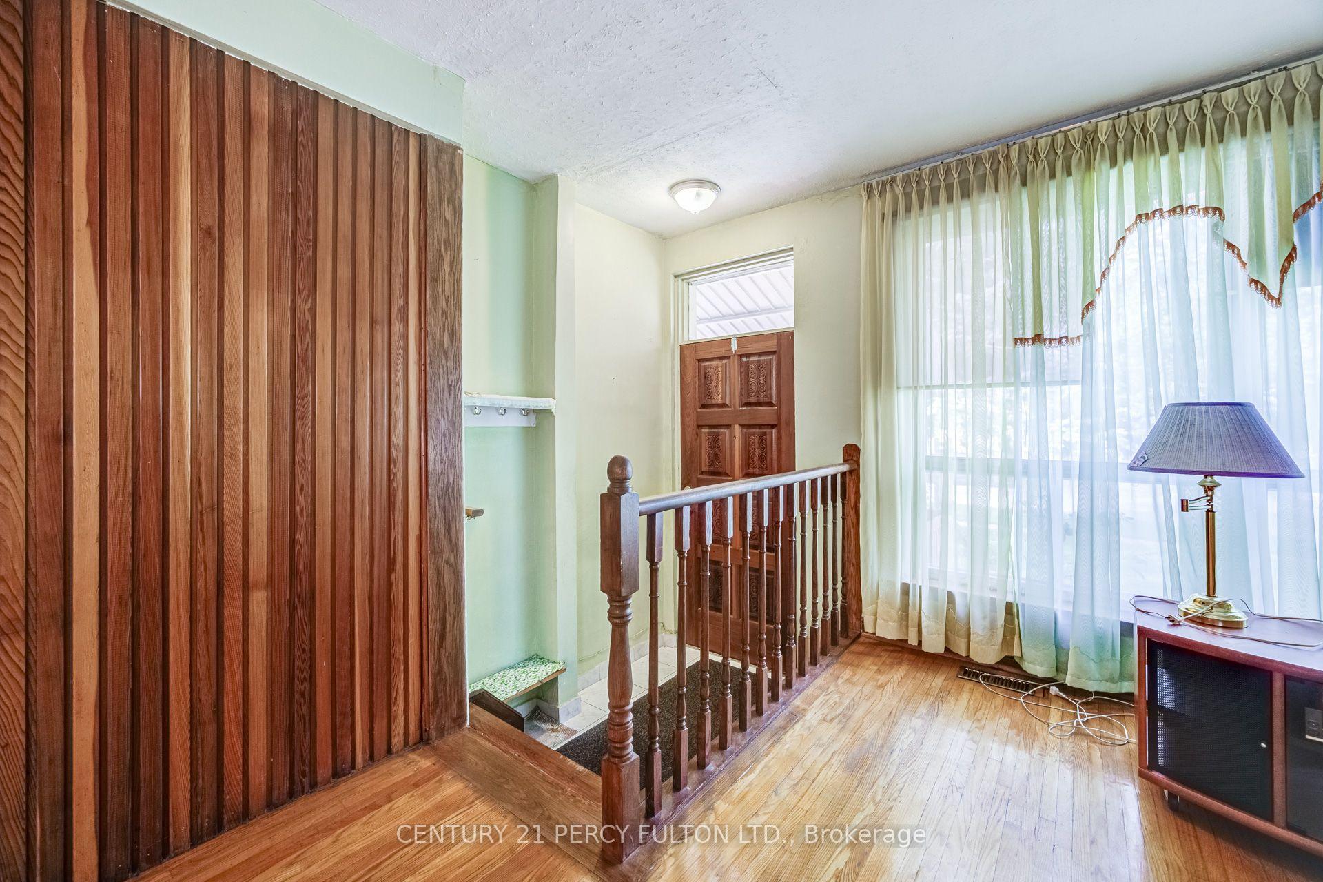 Photo 5 of 23 Shier Drive, Scarborough, Woburn — HOMEH