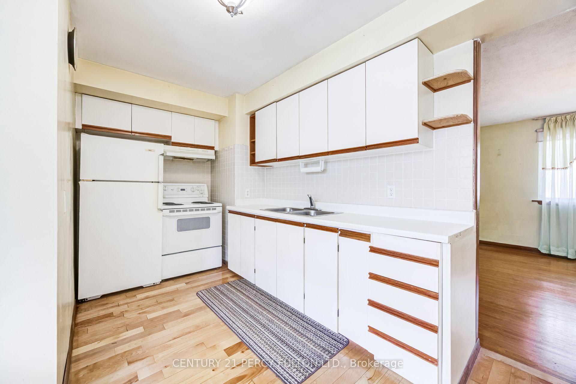 Photo 10 of 23 Shier Drive, Scarborough, Woburn — HOMEH