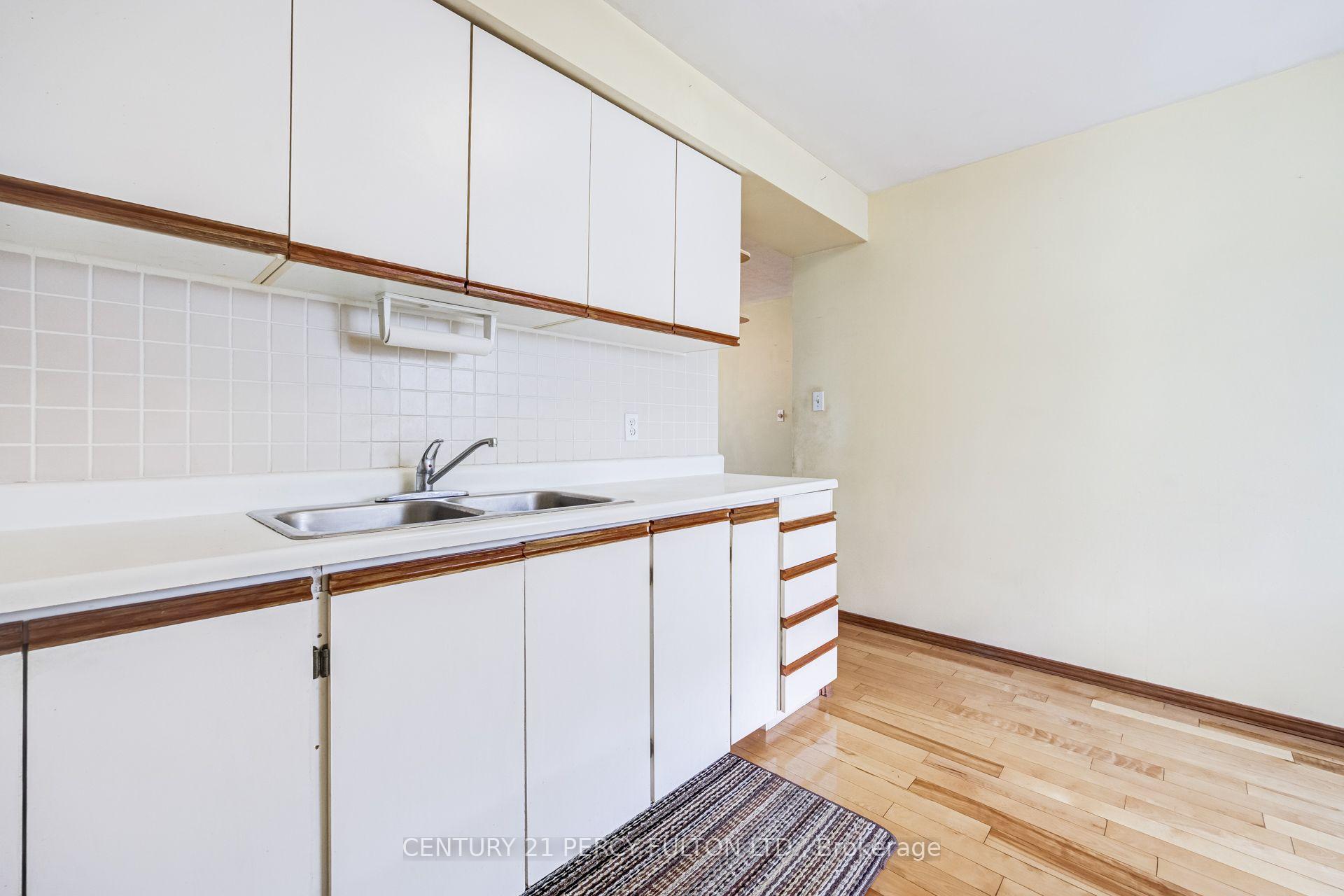 Photo 11 of 23 Shier Drive, Scarborough, Woburn — HOMEH