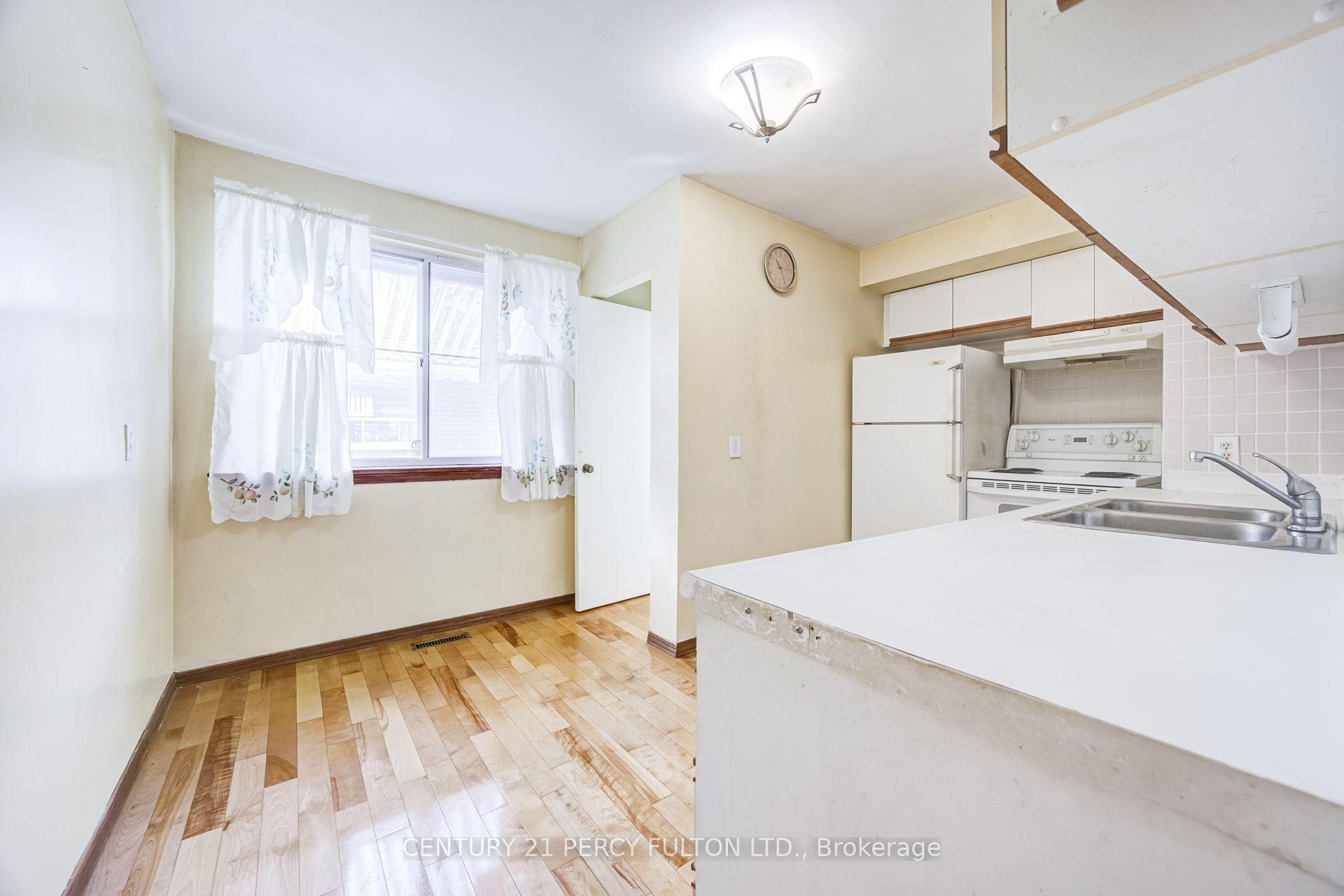 Photo 12 of 23 Shier Drive, Scarborough, Woburn — HOMEH