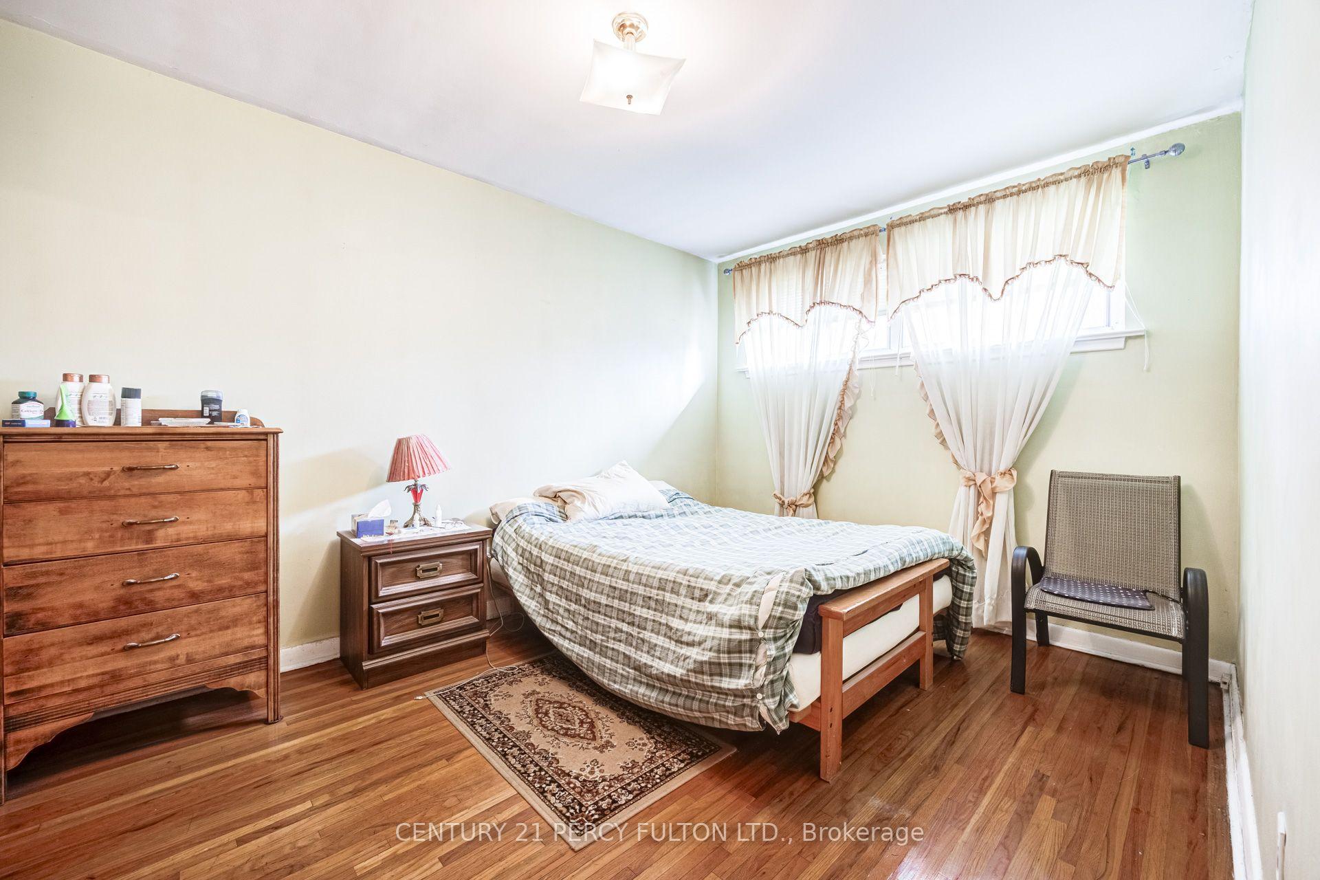 Photo 13 of 23 Shier Drive, Scarborough, Woburn — HOMEH