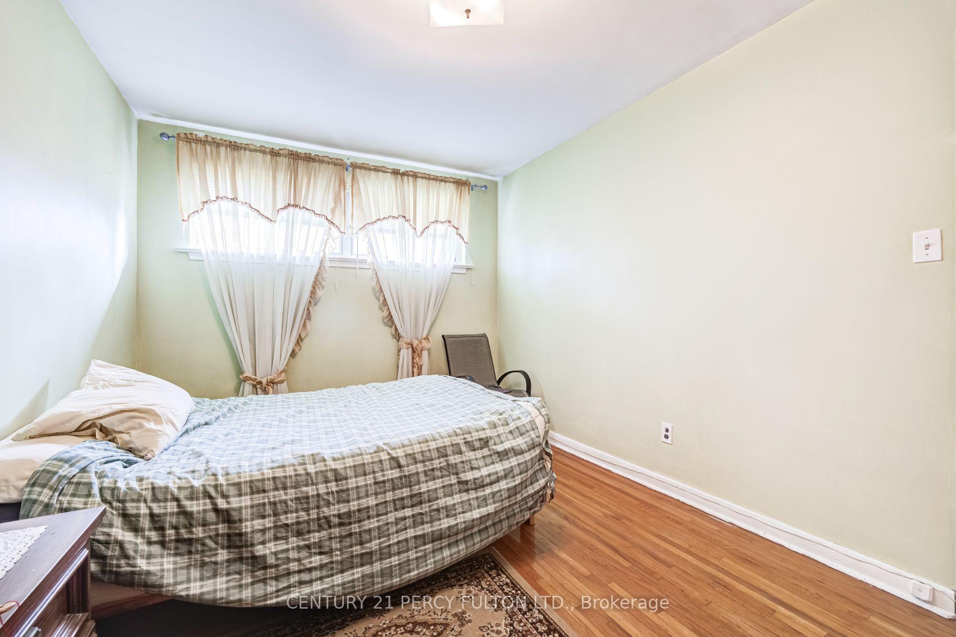 Photo 14 of 23 Shier Drive, Scarborough, Woburn — HOMEH