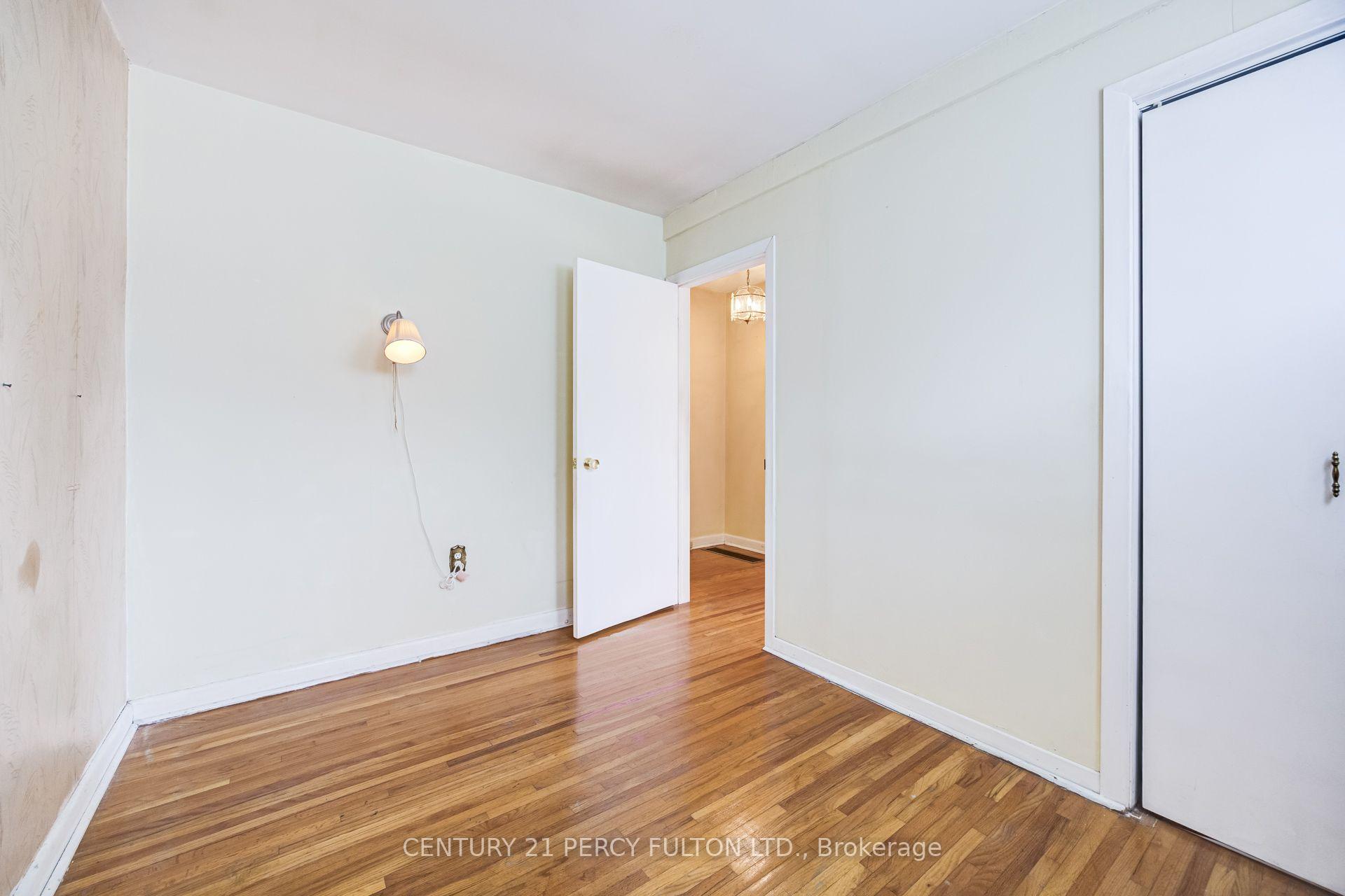 Photo 18 of 23 Shier Drive, Scarborough, Woburn — HOMEH