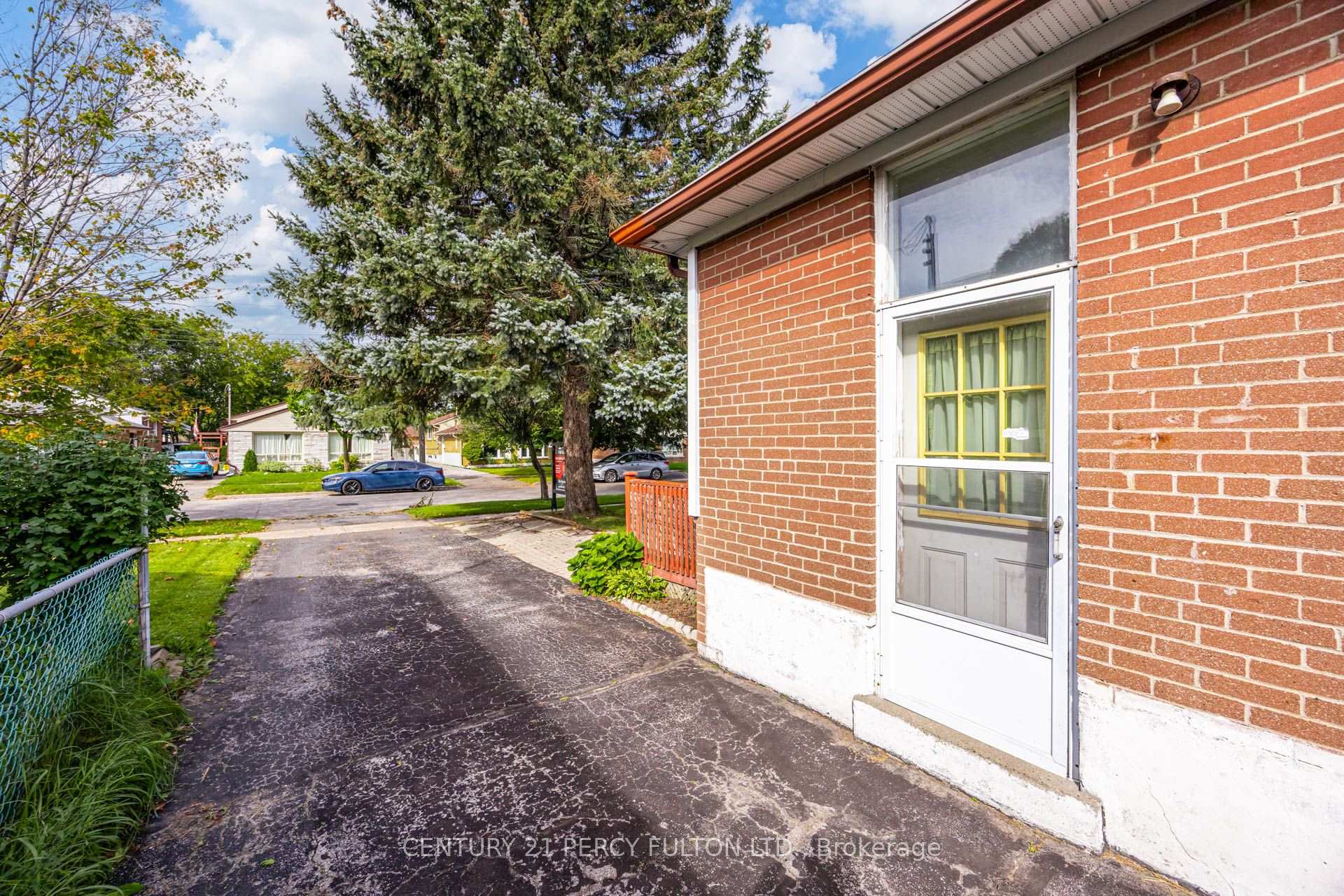 Photo 33 of 23 Shier Drive, Scarborough, Woburn — HOMEH
