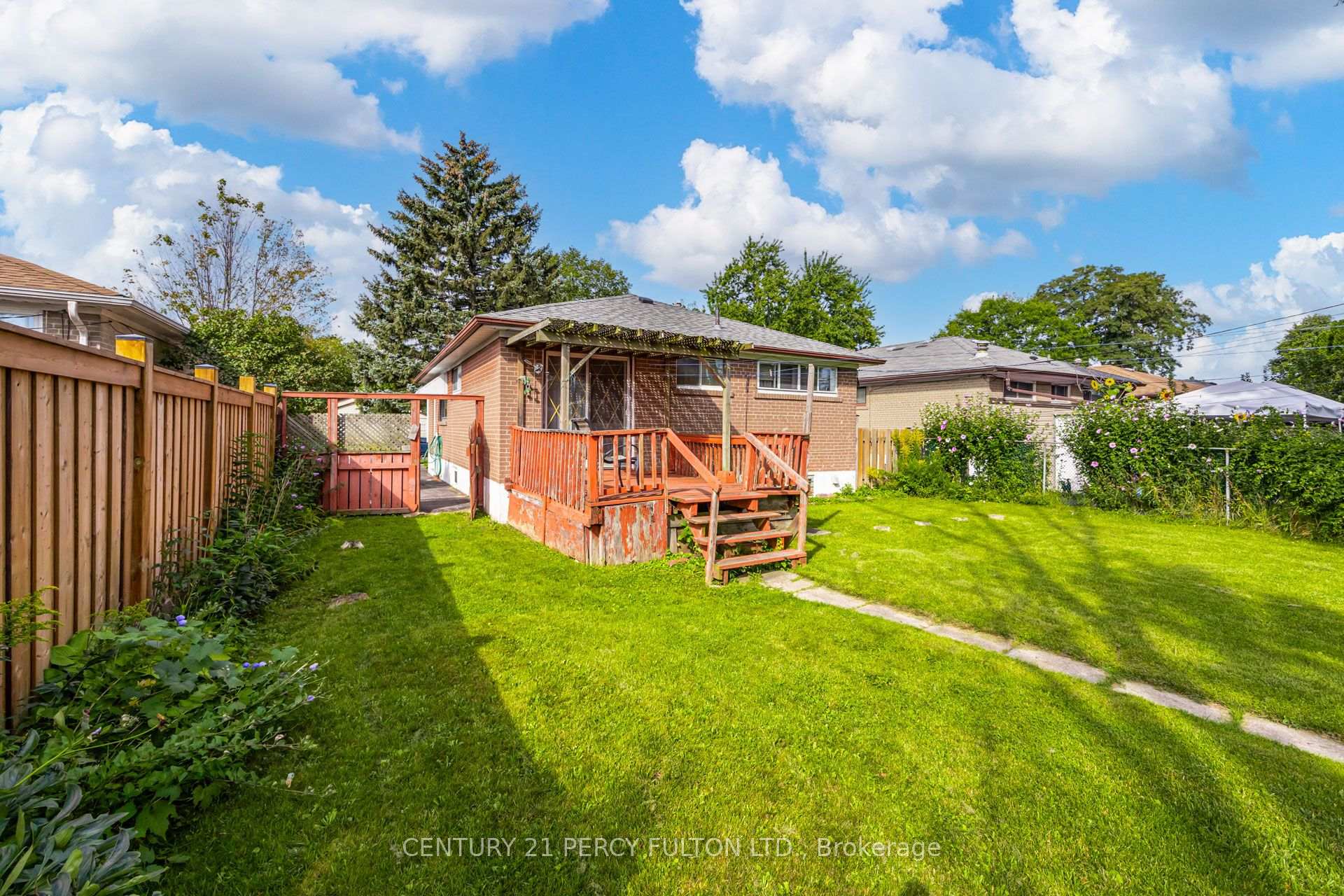 Photo 35 of 23 Shier Drive, Scarborough, Woburn — HOMEH