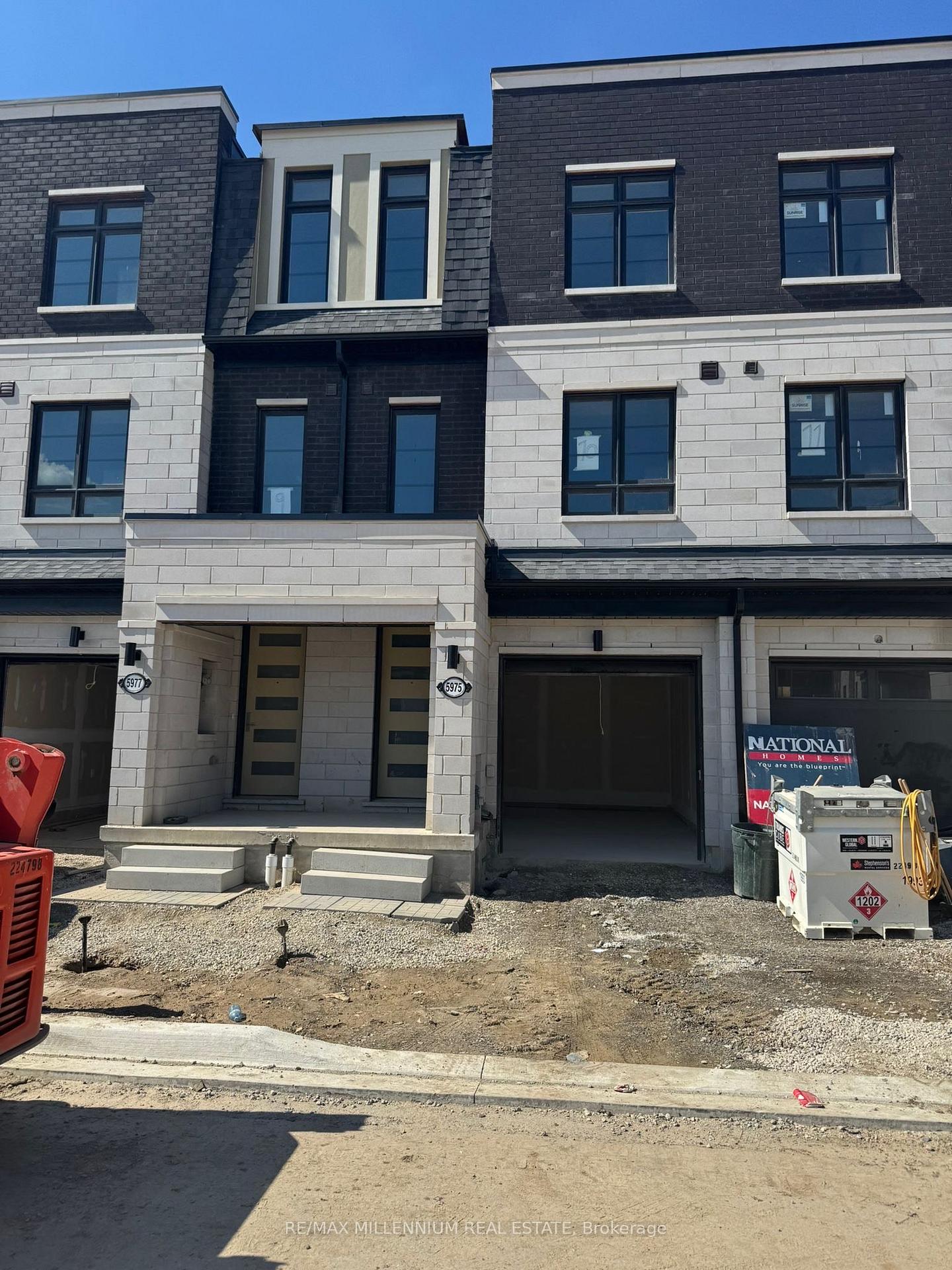 Photo 1 of 5975 Saigon Street, Mississauga, East Credit — HOMEH