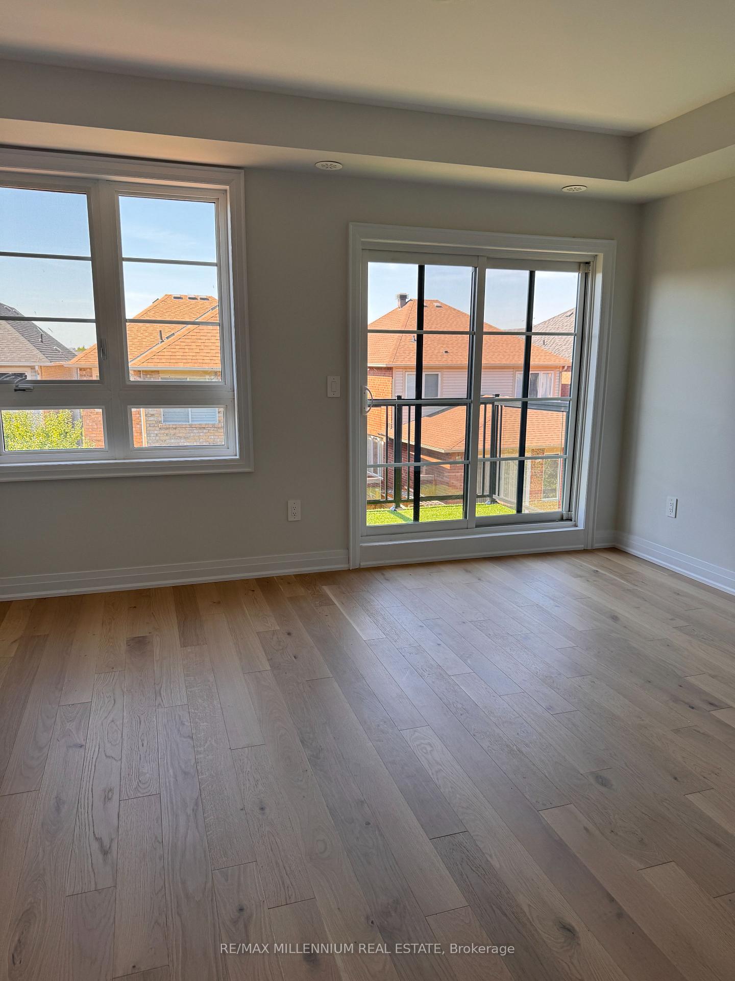 Photo 5 of 5975 Saigon Street, Mississauga, East Credit — HOMEH