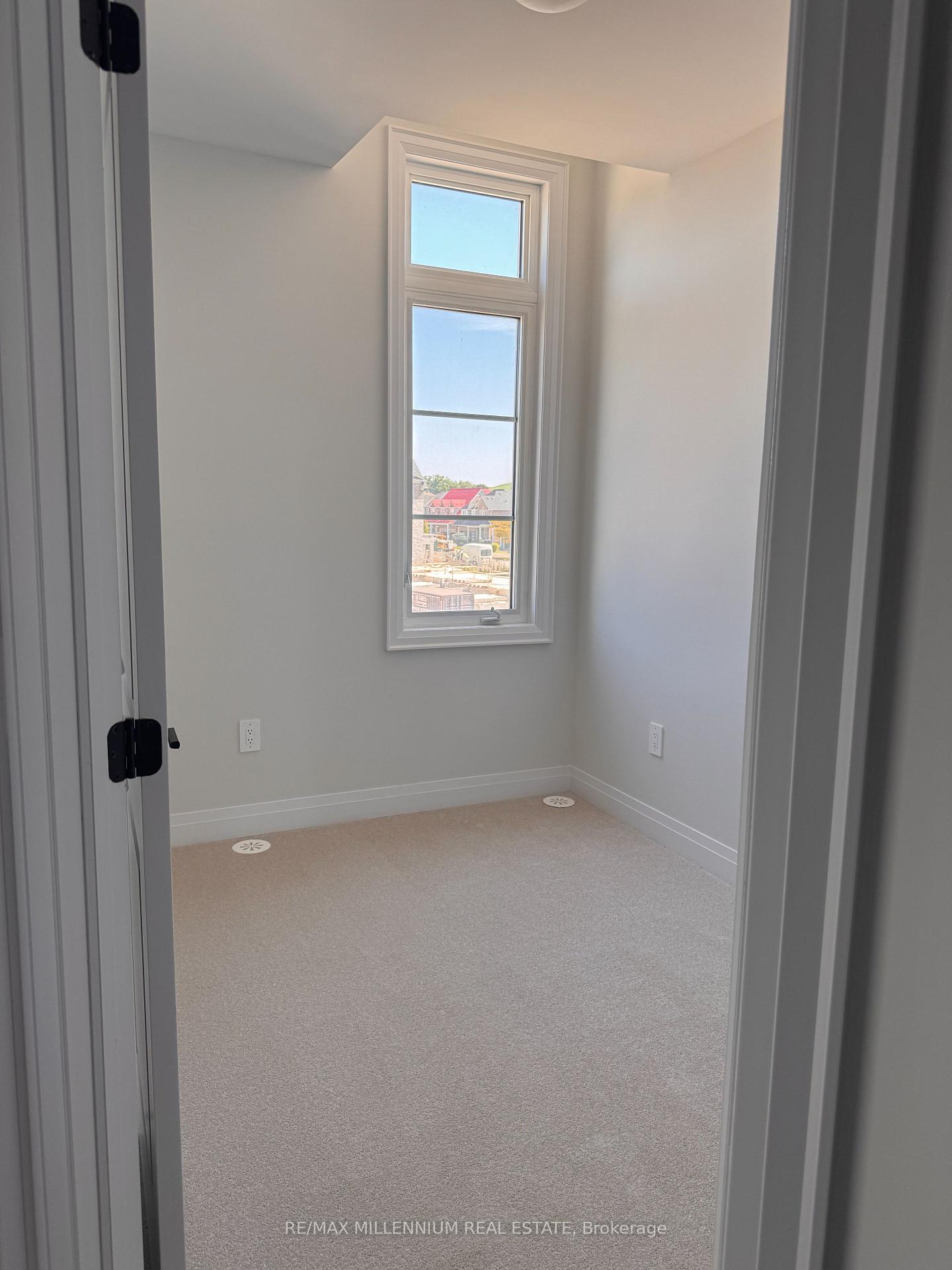 Photo 10 of 5975 Saigon Street, Mississauga, East Credit — HOMEH