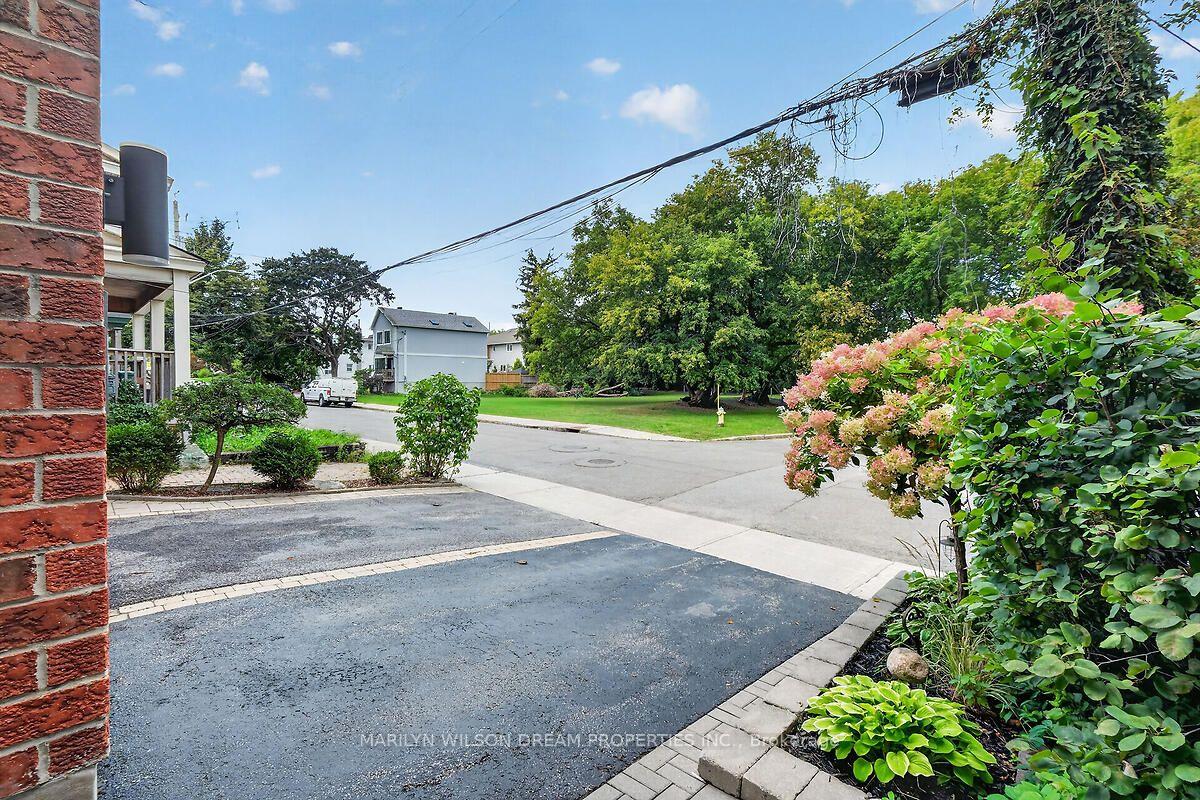 Photo 3 of 190 Hawthorne Avenue, Ottawa, Ottawa East — HOMEH