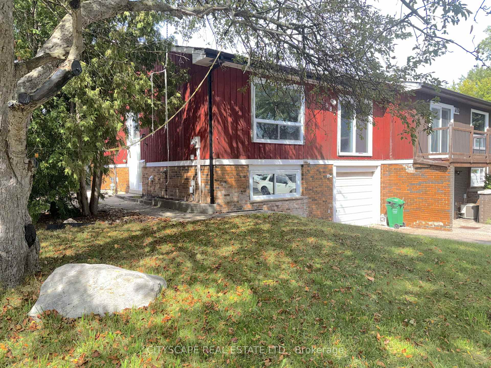 Photo 3 of 6087 Featherhead Crescent, Mississauga, Meadowvale — HOMEH