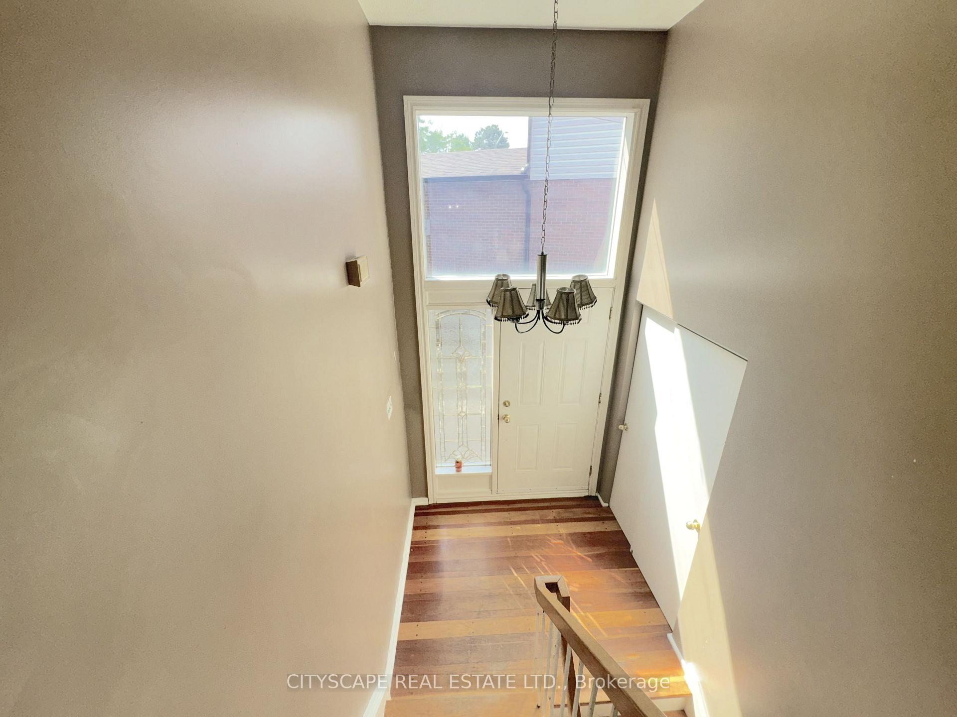 Photo 7 of 6087 Featherhead Crescent, Mississauga, Meadowvale — HOMEH
