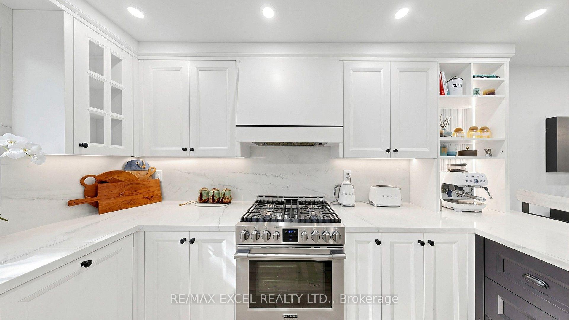 Photo 19 of 800 Pam Crescent, Newmarket, Huron Heights-Leslie Valley — HOMEH