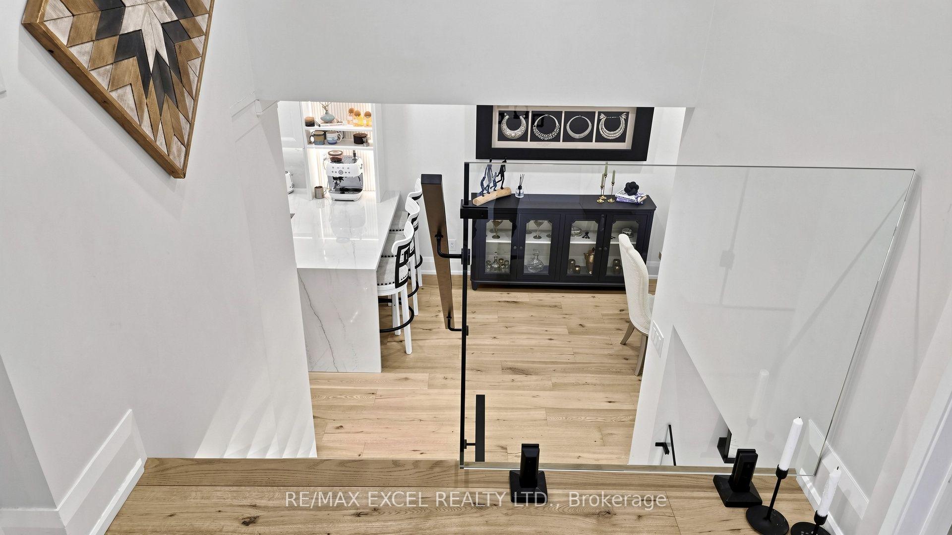 Photo 25 of 800 Pam Crescent, Newmarket, Huron Heights-Leslie Valley — HOMEH