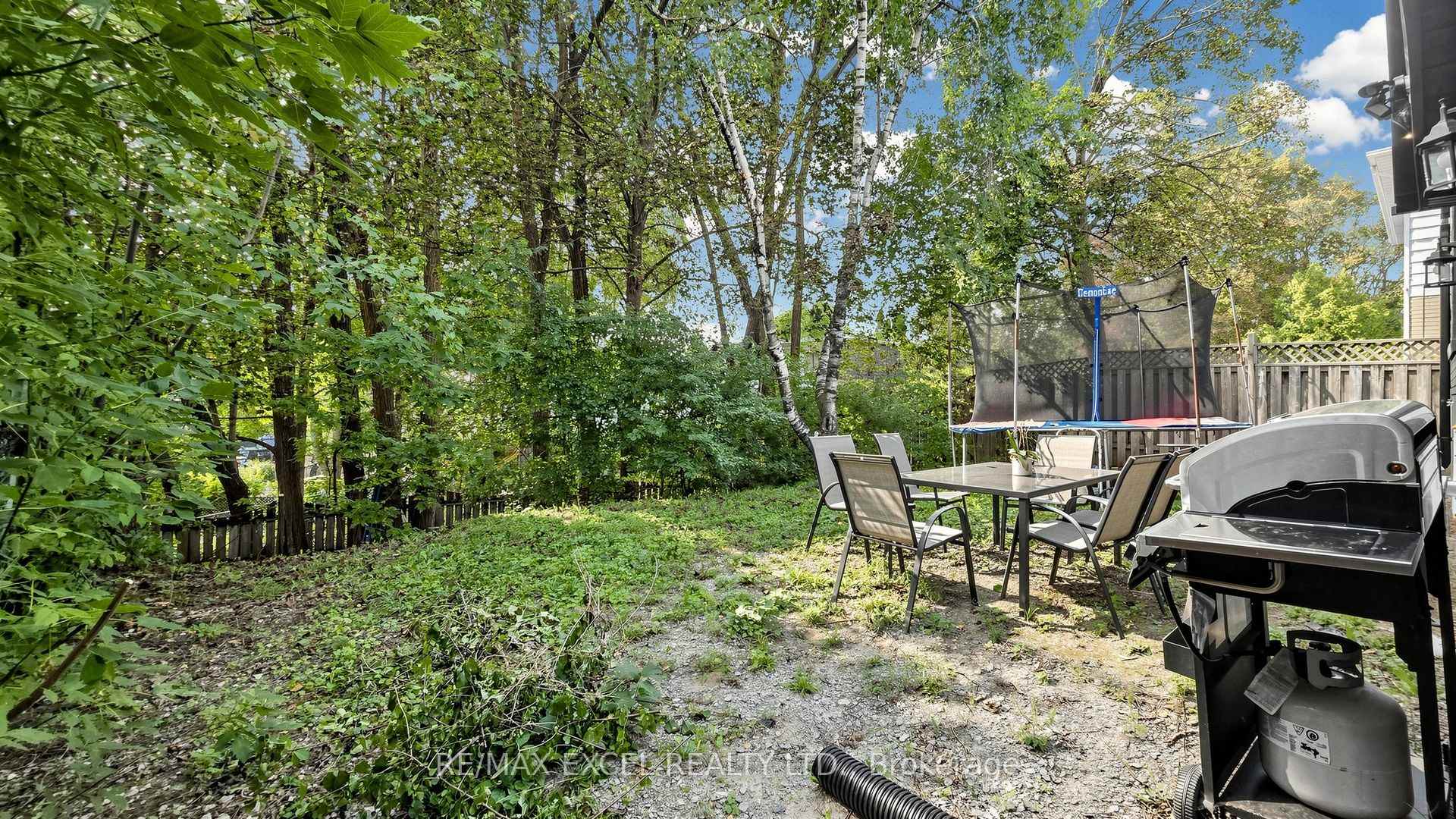 Photo 50 of 800 Pam Crescent, Newmarket, Huron Heights-Leslie Valley — HOMEH