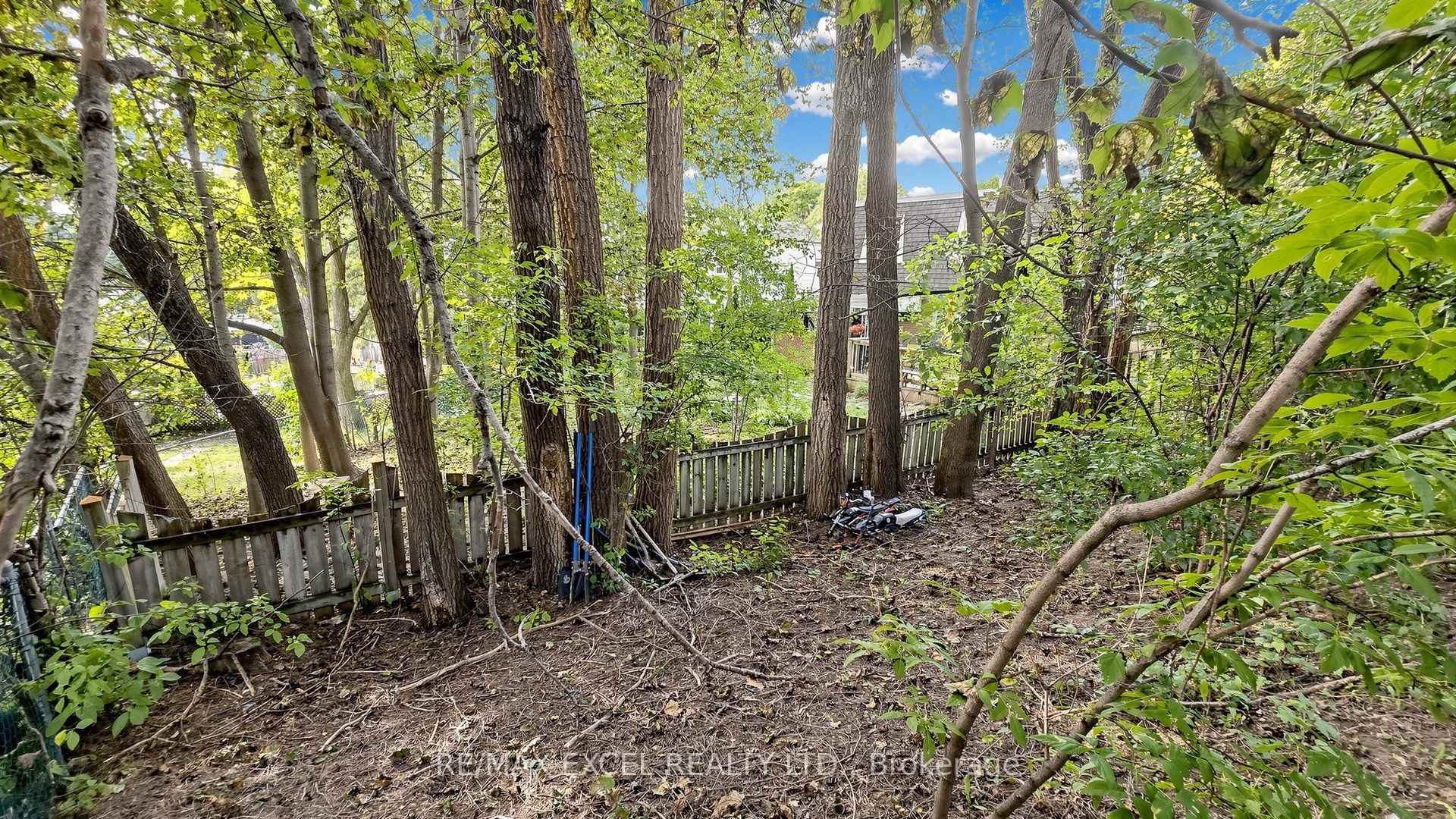 Photo 51 of 800 Pam Crescent, Newmarket, Huron Heights-Leslie Valley — HOMEH