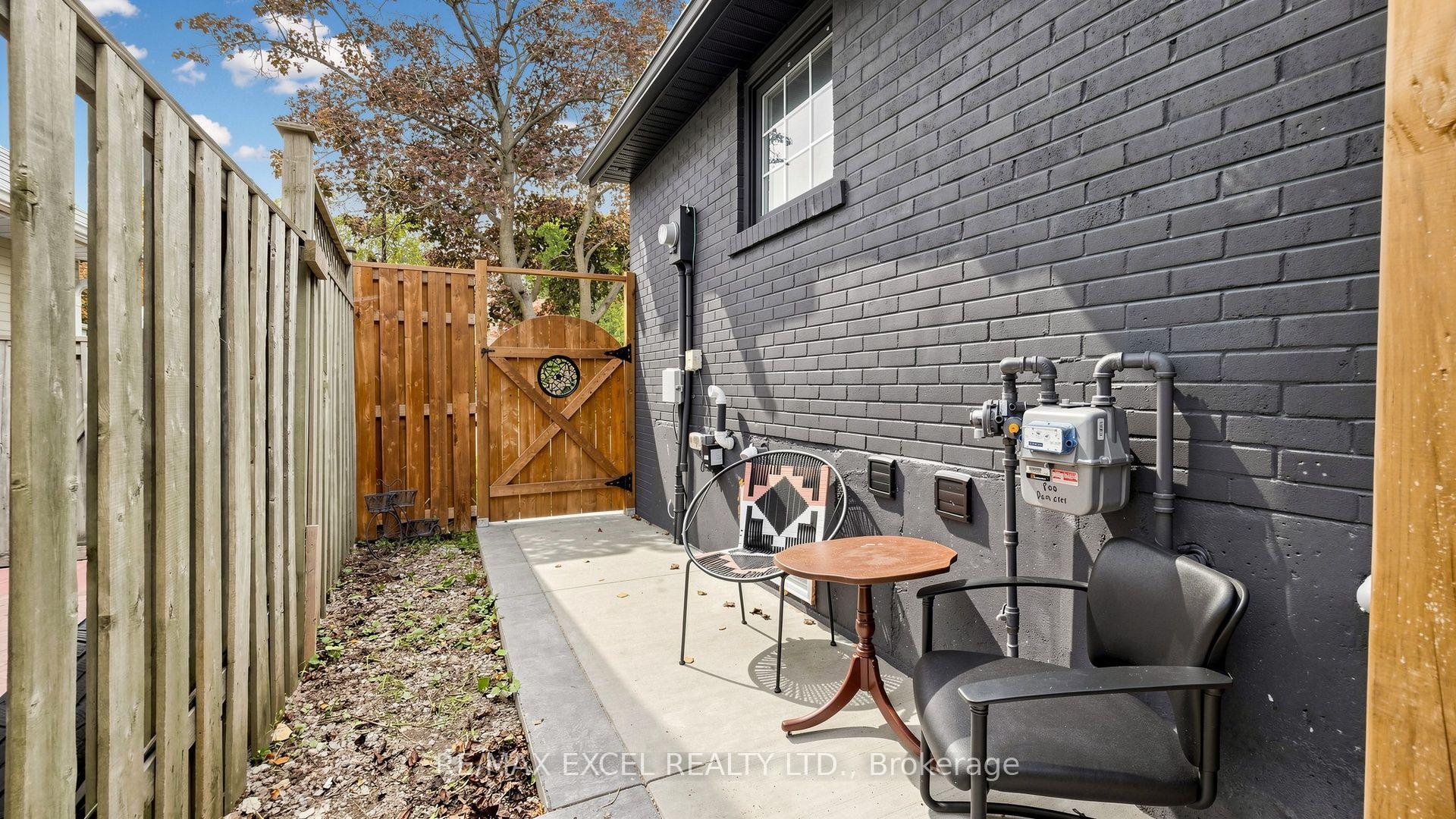 Photo 53 of 800 Pam Crescent, Newmarket, Huron Heights-Leslie Valley — HOMEH