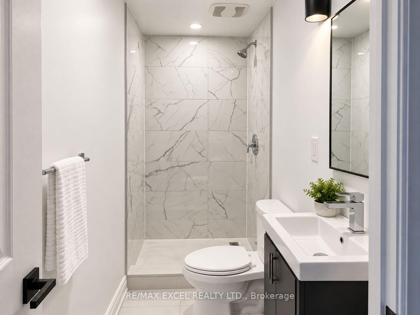 Photo 43 of 800 Pam Crescent, Newmarket, Huron Heights-Leslie Valley — HOMEH