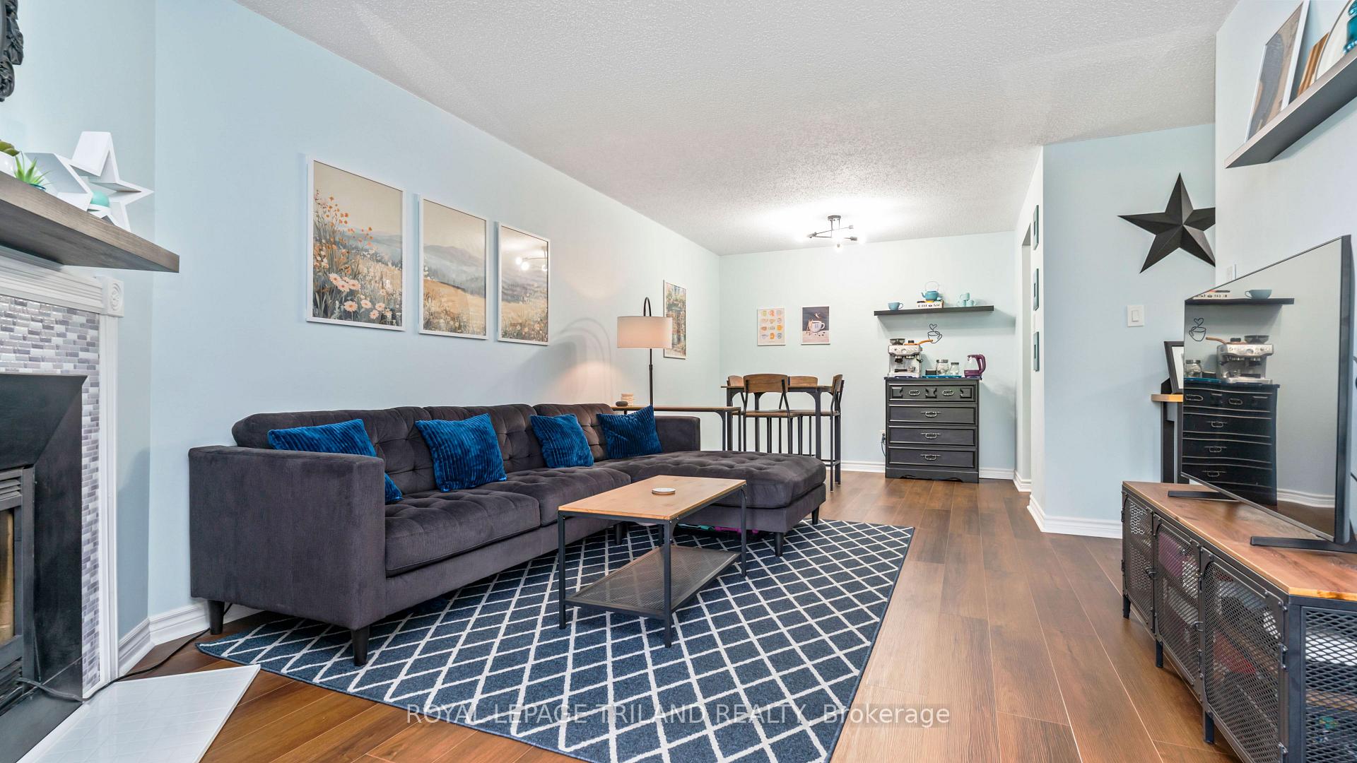 Photo 3 of Unit 116, 735 Deveron Crescent, London, South T — HOMEH