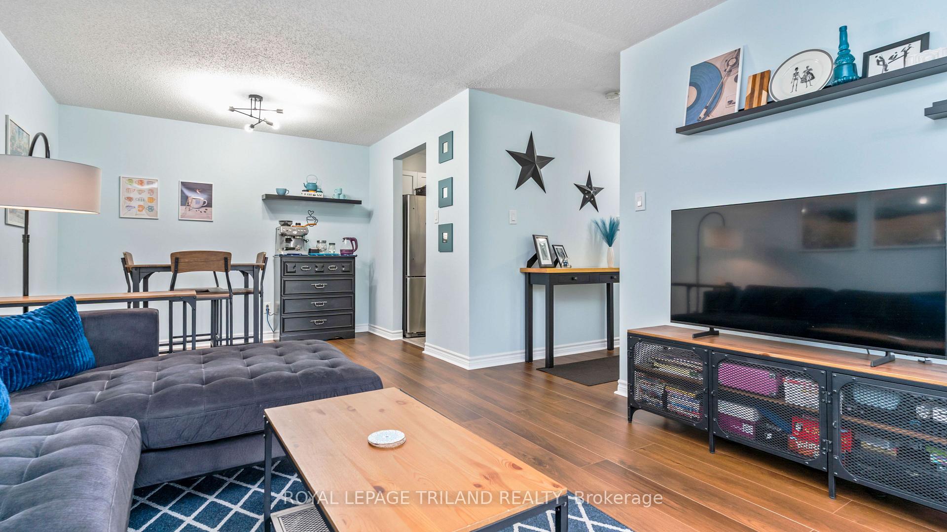 Photo 4 of Unit 116, 735 Deveron Crescent, London, South T — HOMEH