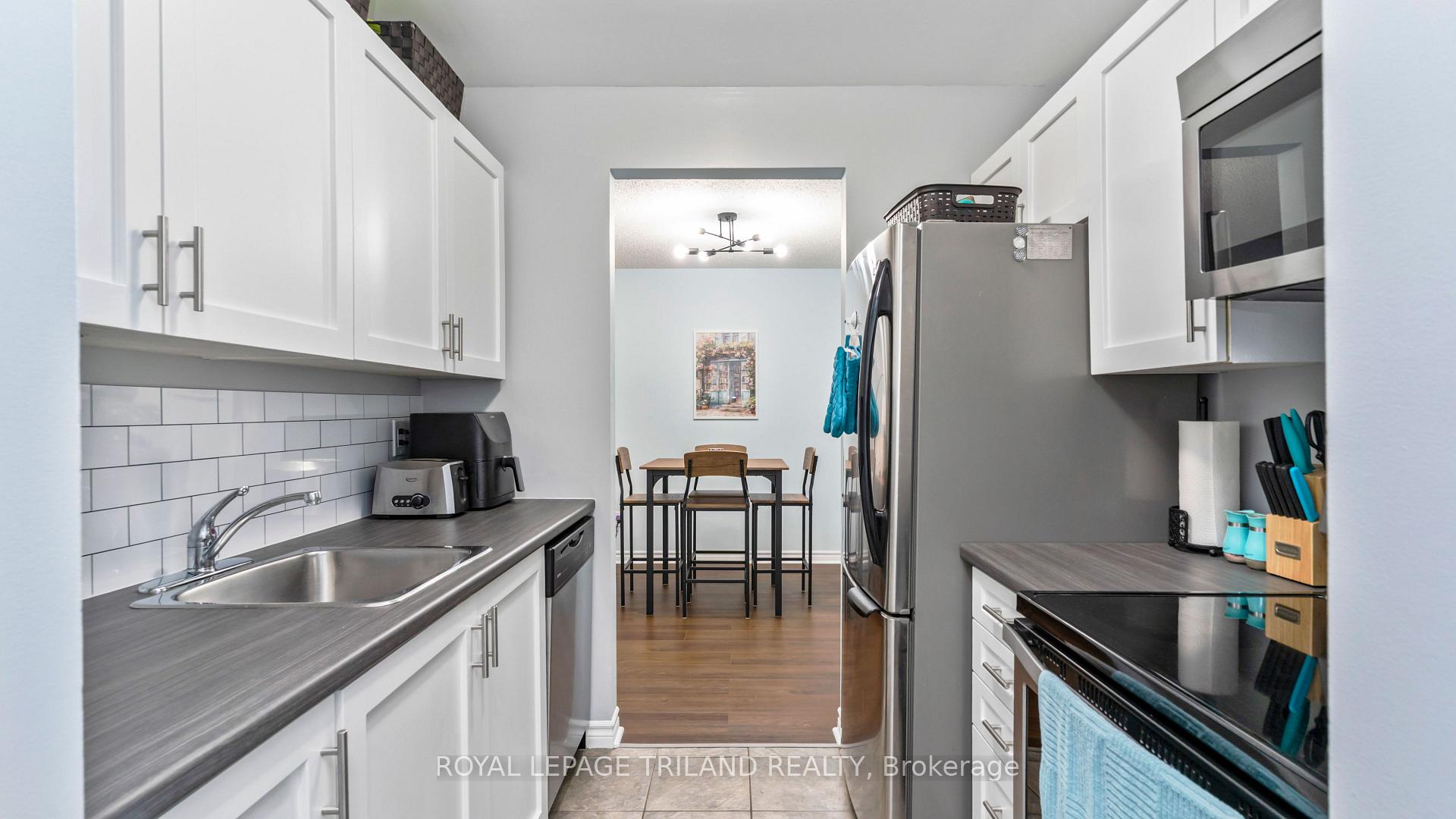 Photo 6 of Unit 116, 735 Deveron Crescent, London, South T — HOMEH