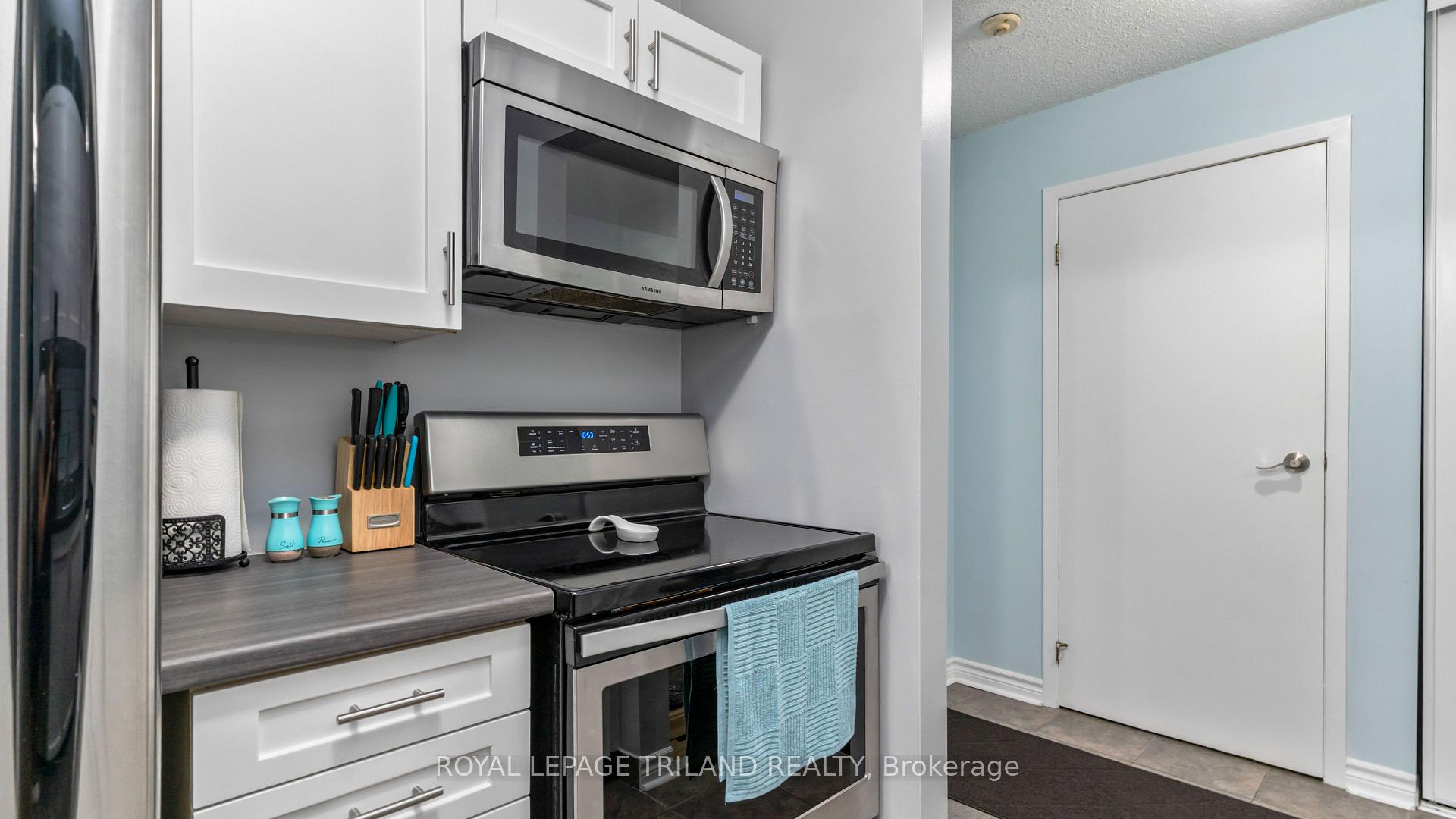 Photo 8 of Unit 116, 735 Deveron Crescent, London, South T — HOMEH